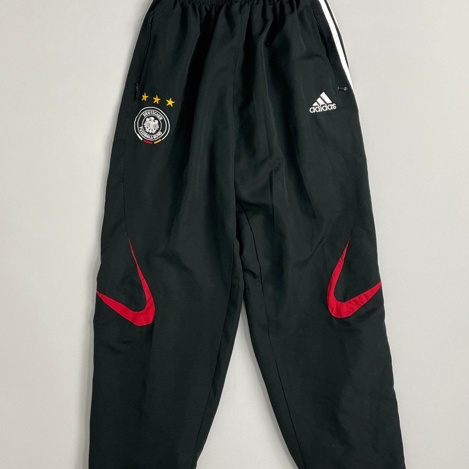 Shop 2006/08 GERMANY TRACKSUIT BOTTOMS (M) ADIDAS, classic football shirts, vintage football shirts & retro soccer jerseys at Cult Kits