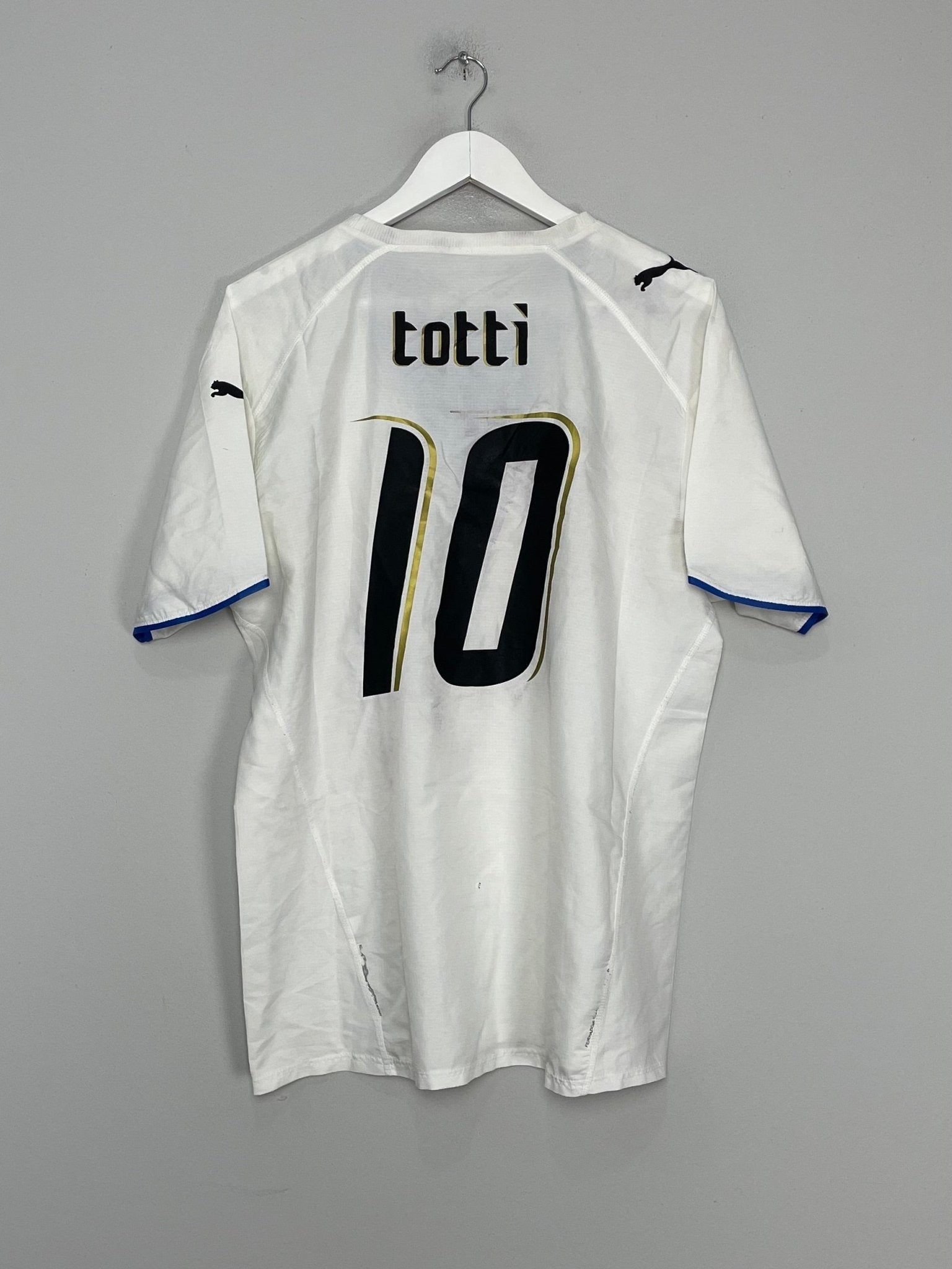Shop 2006/08 ITALY TOTTI #10 AWAY SHIRT (L) PUMA, classic football shirts, vintage football shirts & retro soccer jerseys at Cult Kits