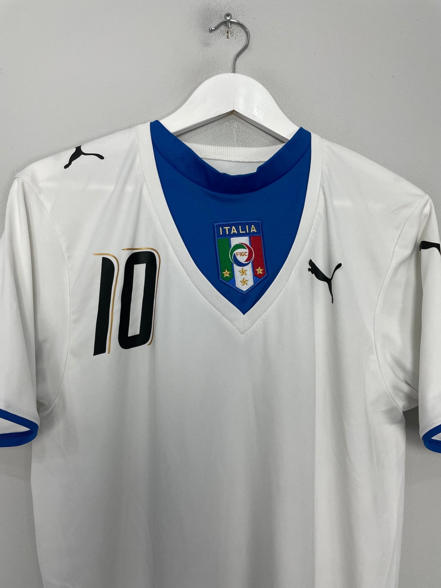 Shop 2006/08 ITALY TOTTI #10 AWAY SHIRT (M) PUMA, classic football shirts, vintage football shirts & retro soccer jerseys at Cult Kits
