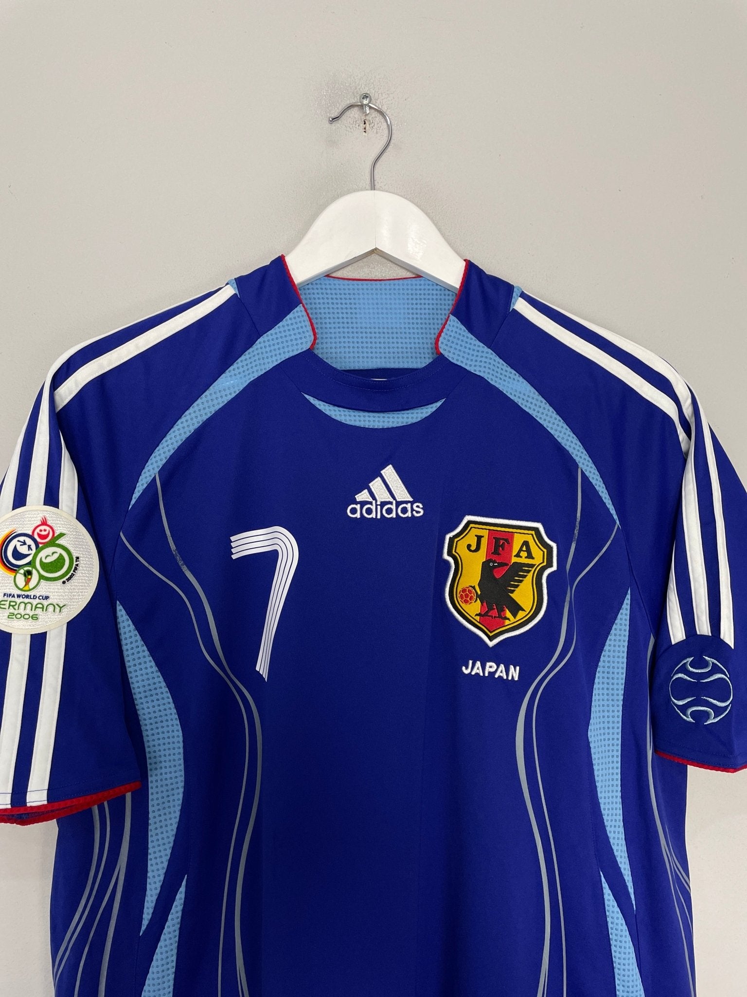 Shop 2006/08 JAPAN NAKATA #7 HOME SHIRT (M) ADIDAS, classic football shirts, vintage football shirts & retro soccer jerseys at Cult Kits