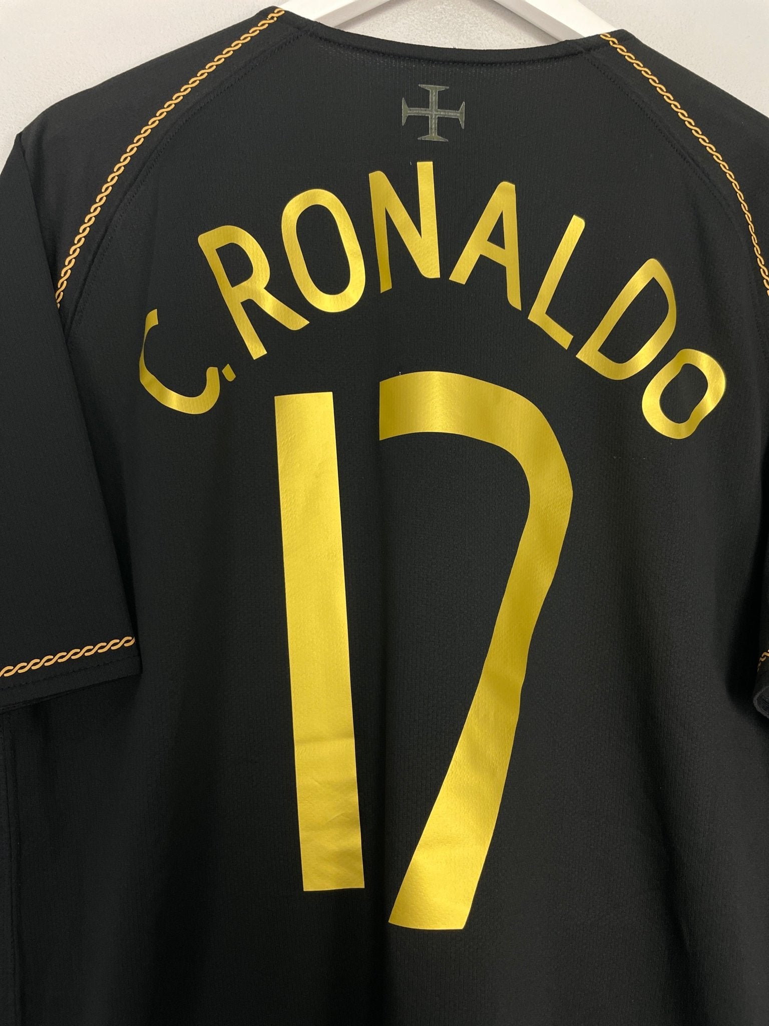Shop 2006/08 PORTUGAL C.RONALDO #17 AWAY SHIRT (XL) NIKE, classic football shirts, vintage football shirts & retro soccer jerseys at Cult Kits