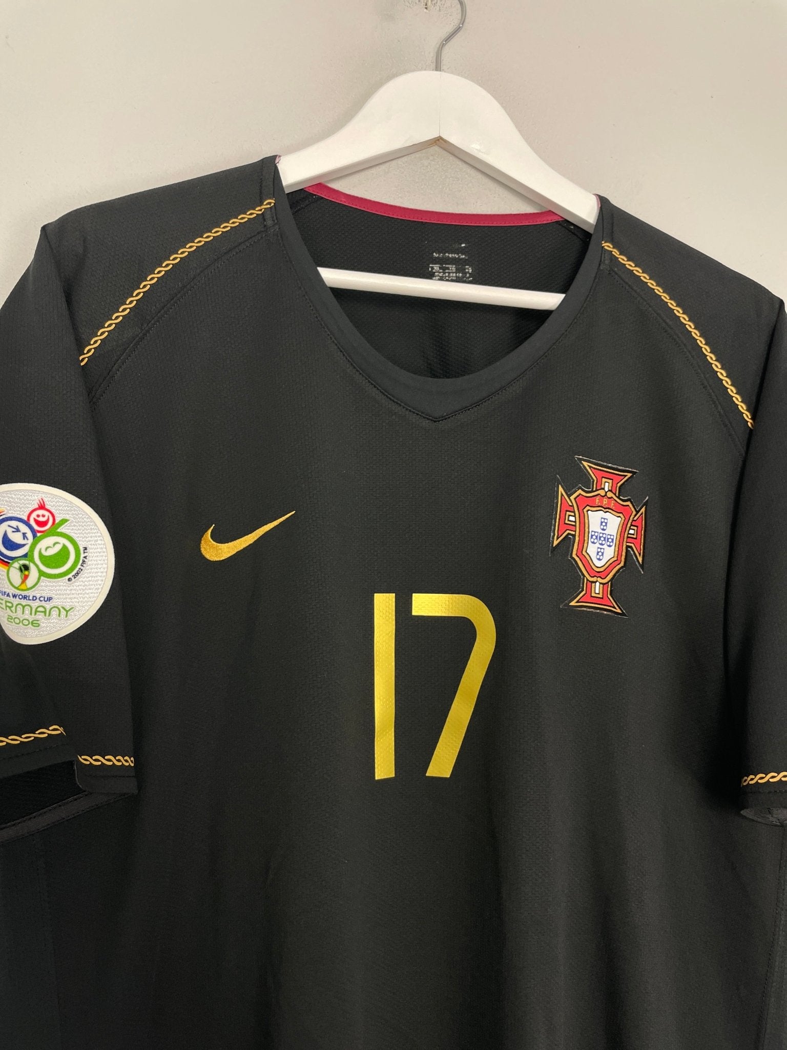 Shop 2006/08 PORTUGAL C.RONALDO #17 AWAY SHIRT (XL) NIKE, classic football shirts, vintage football shirts & retro soccer jerseys at Cult Kits