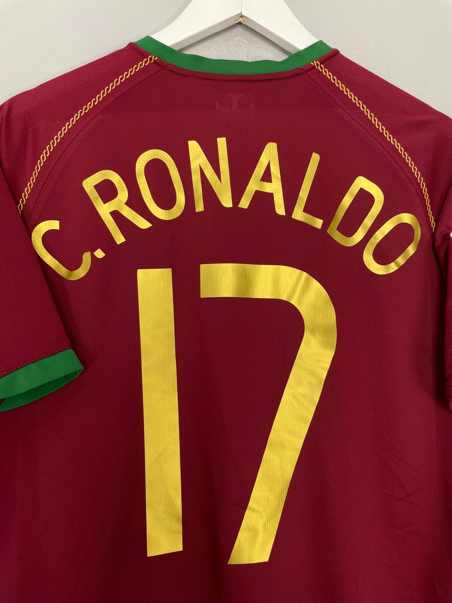 Shop 2006/08 PORTUGAL C.RONALDO #17 HOME SHIRT (M) NIKE, classic football shirts, vintage football shirts & retro soccer jerseys at Cult Kits