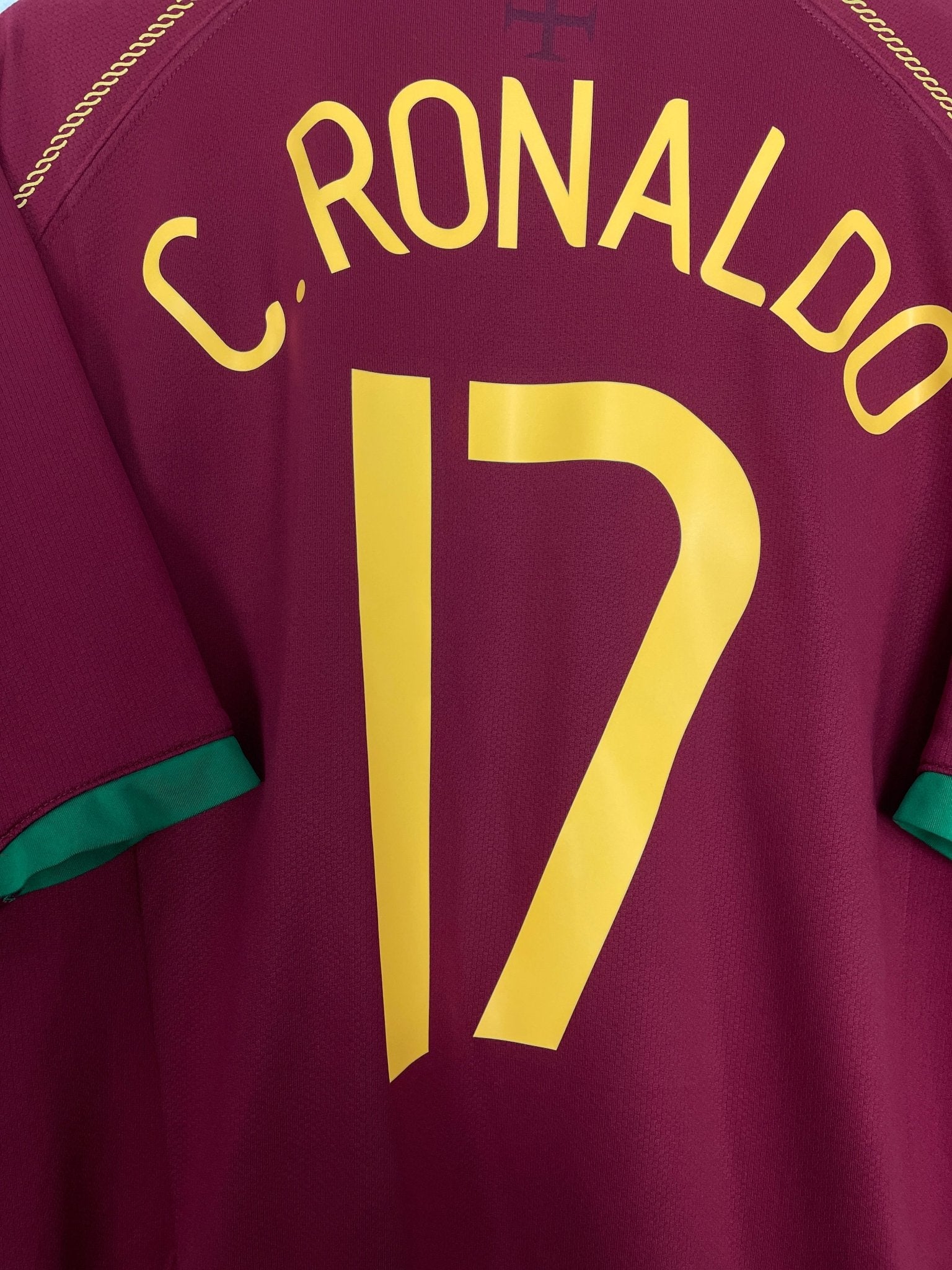 Shop 2006/08 PORTUGAL C.RONALDO #17 HOME SHIRT (XL) NIKE, classic football shirts, vintage football shirts & retro soccer jerseys at Cult Kits