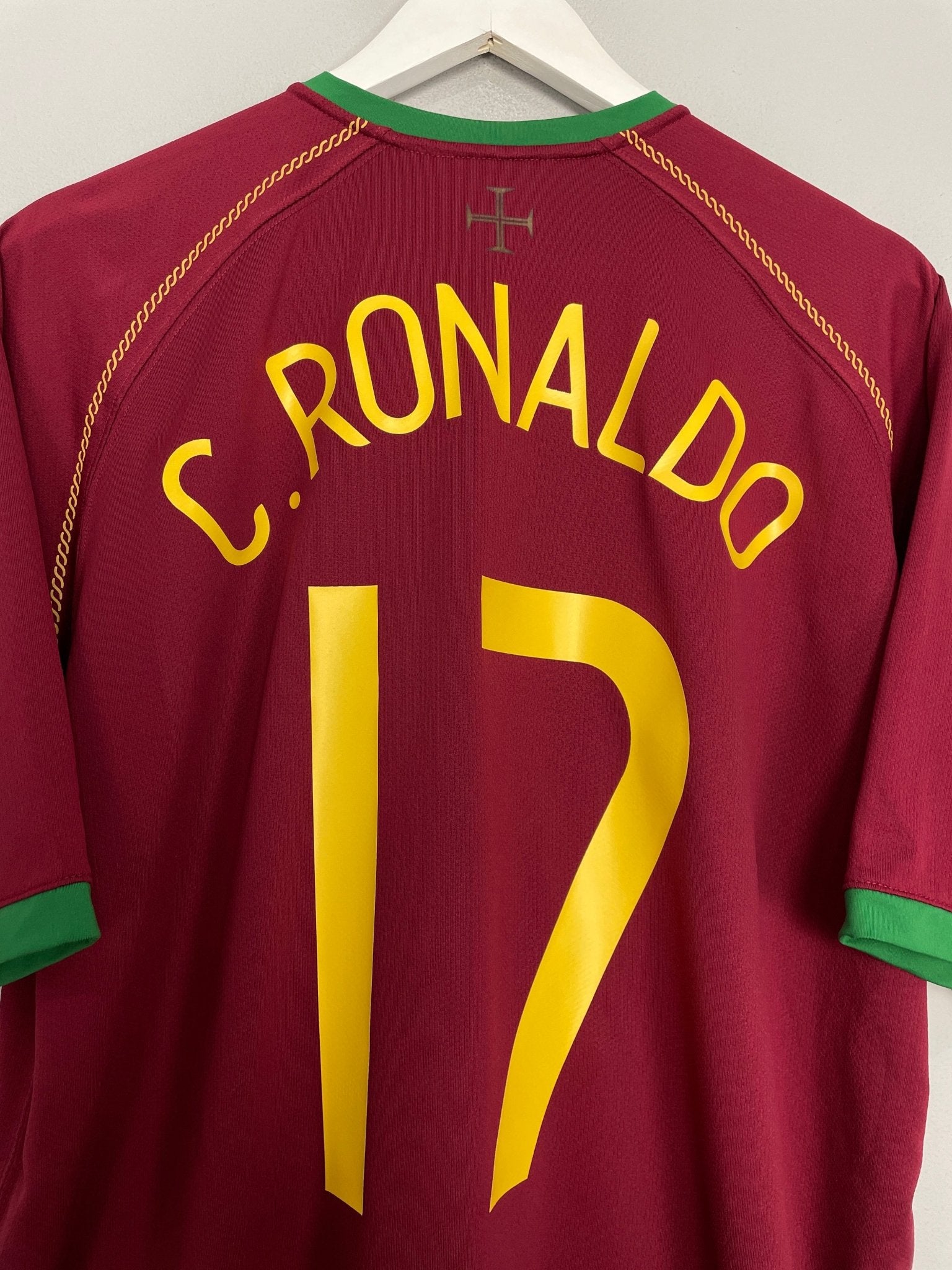 Shop 2006/08 PORTUGAL C.RONALDO #17 HOME SHIRT (XXL) NIKE, classic football shirts, vintage football shirts & retro soccer jerseys at Cult Kits