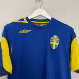 Shop 2006/08 SWEDEN AWAY SHIRT (M) UMBRO, classic football shirts, vintage football shirts & retro soccer jerseys at Cult Kits