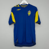 Shop 2006/08 SWEDEN AWAY SHIRT (M) UMBRO, classic football shirts, vintage football shirts & retro soccer jerseys at Cult Kits