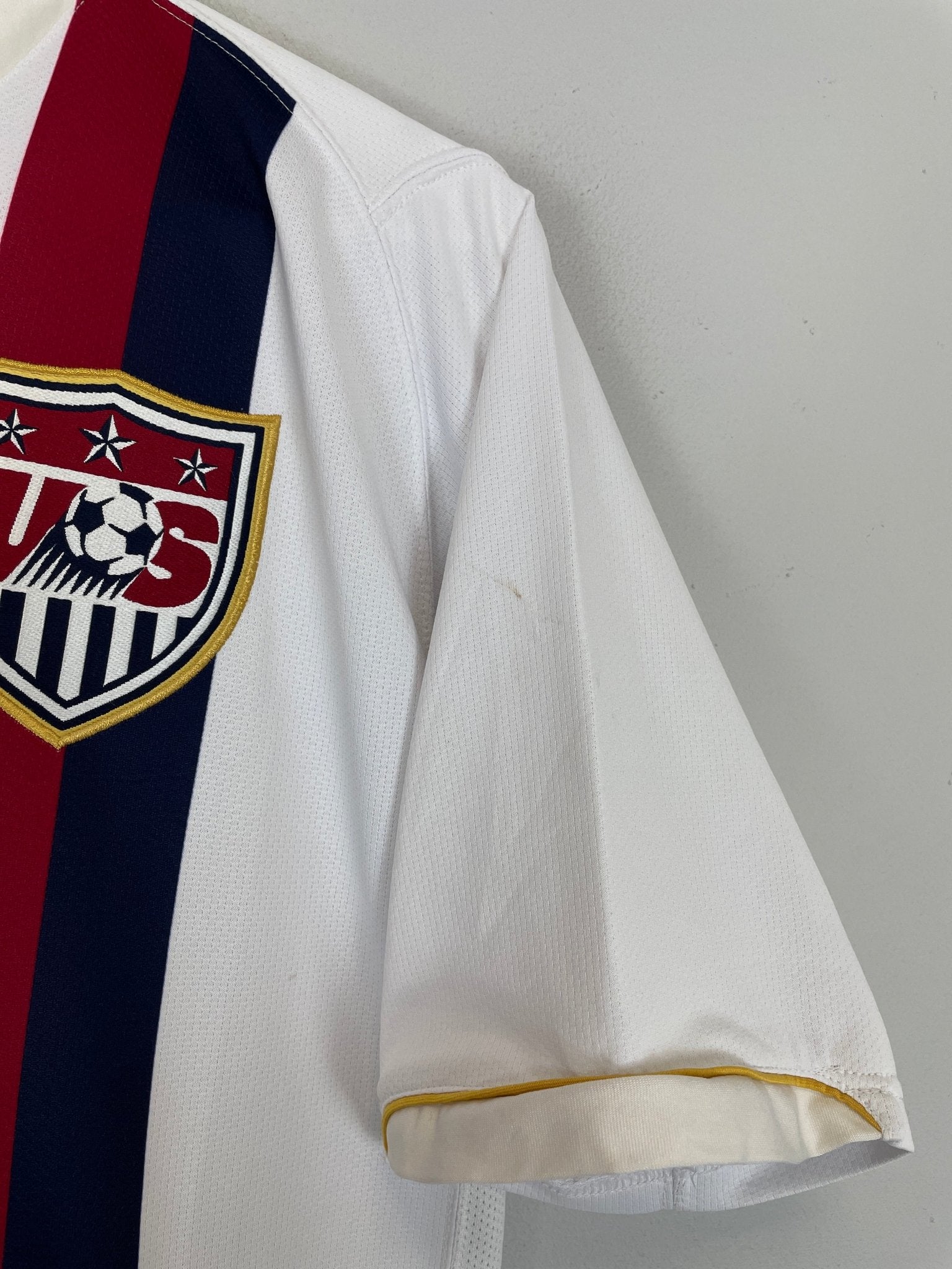 Shop 2006/08 USA DONOVAN #21 HOME SHIRT (M) NIKE, classic football shirts, vintage football shirts & retro soccer jerseys at Cult Kits