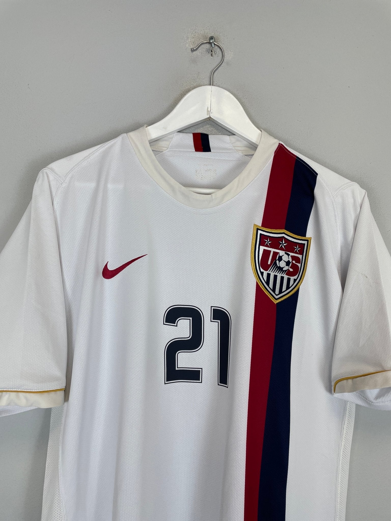 Shop 2006/08 USA DONOVAN #21 HOME SHIRT (M) NIKE, classic football shirts, vintage football shirts & retro soccer jerseys at Cult Kits