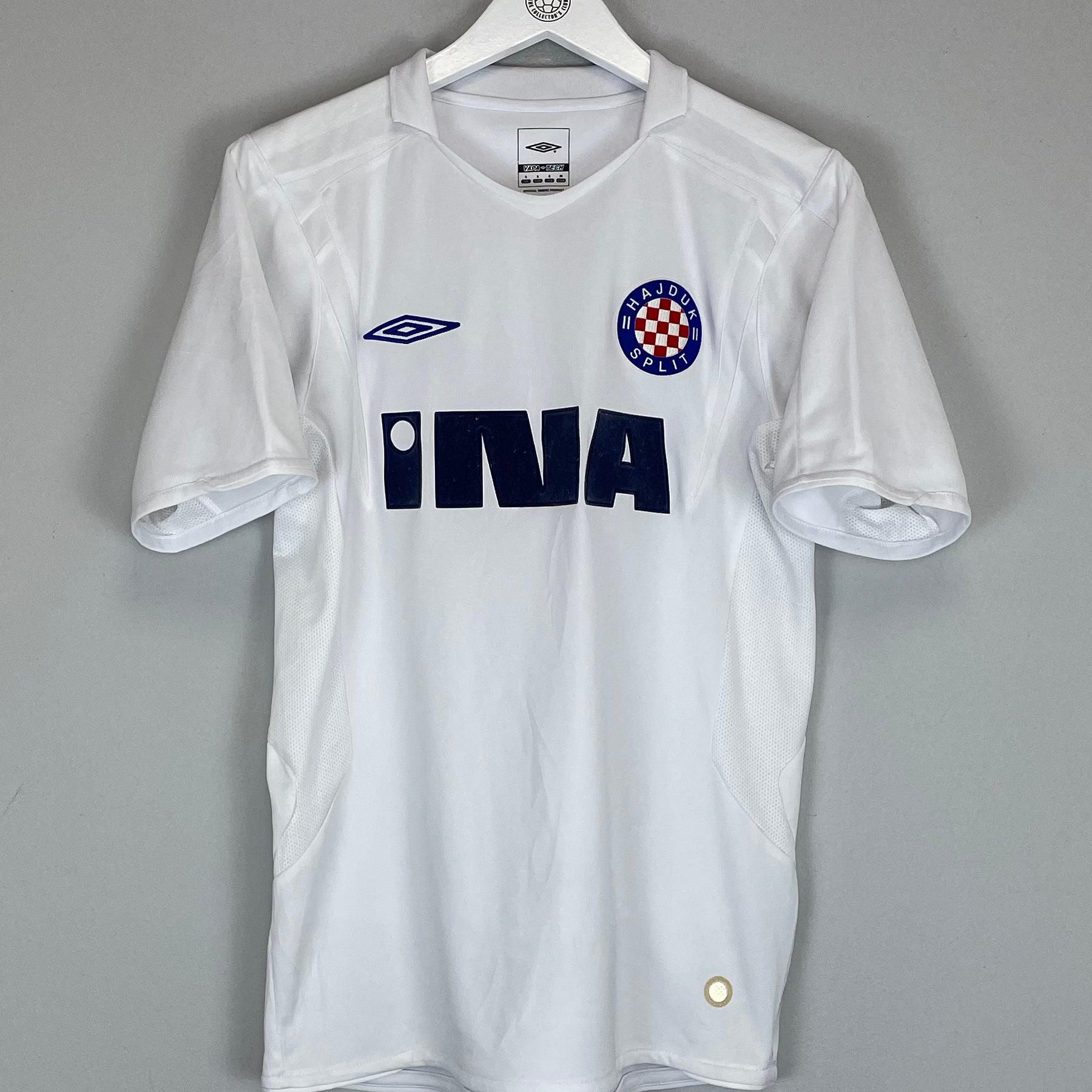 Shop 2006/07 HAJDUK SPLIT HOME SHIRT (S) UMBRO, classic football shirts, vintage football shirts & retro soccer jerseys at Cult Kits