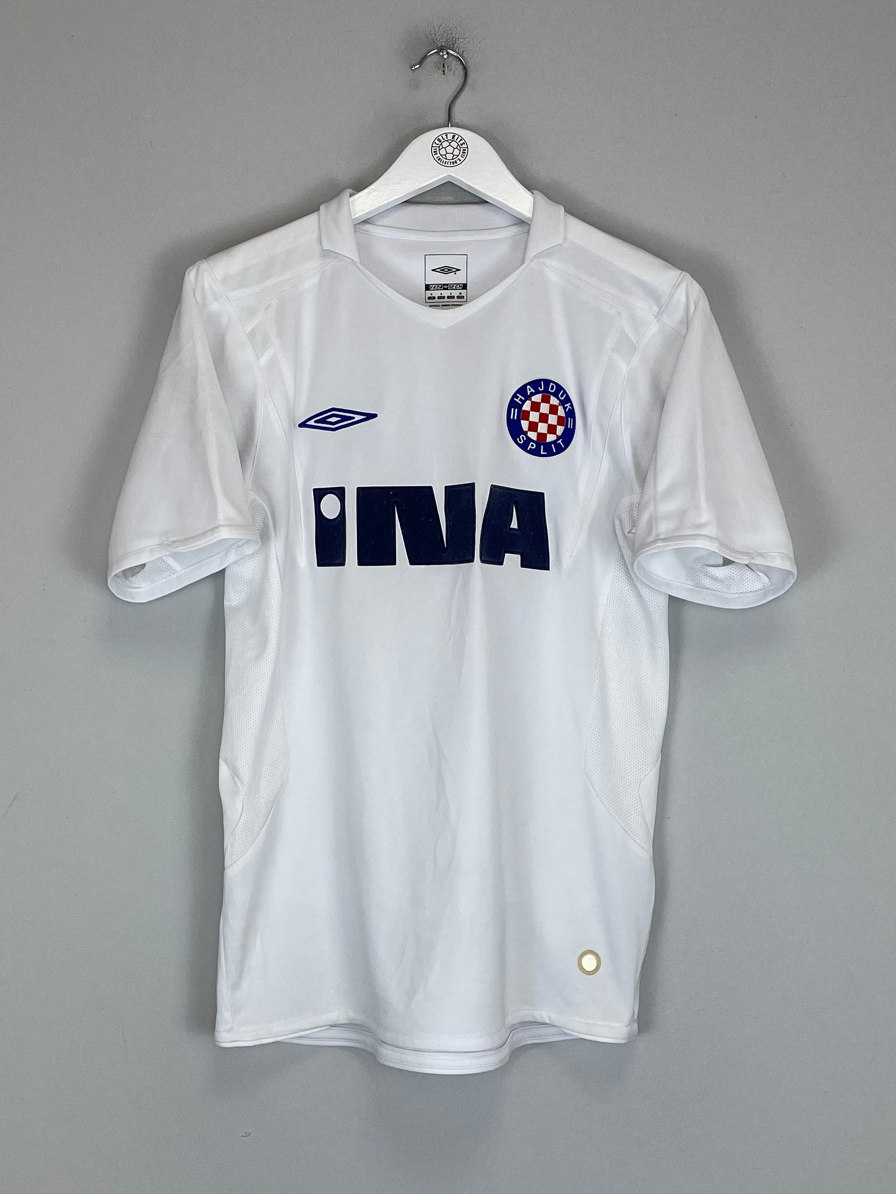 Shop 2006/07 HAJDUK SPLIT HOME SHIRT (S) UMBRO, classic football shirts, vintage football shirts & retro soccer jerseys at Cult Kits