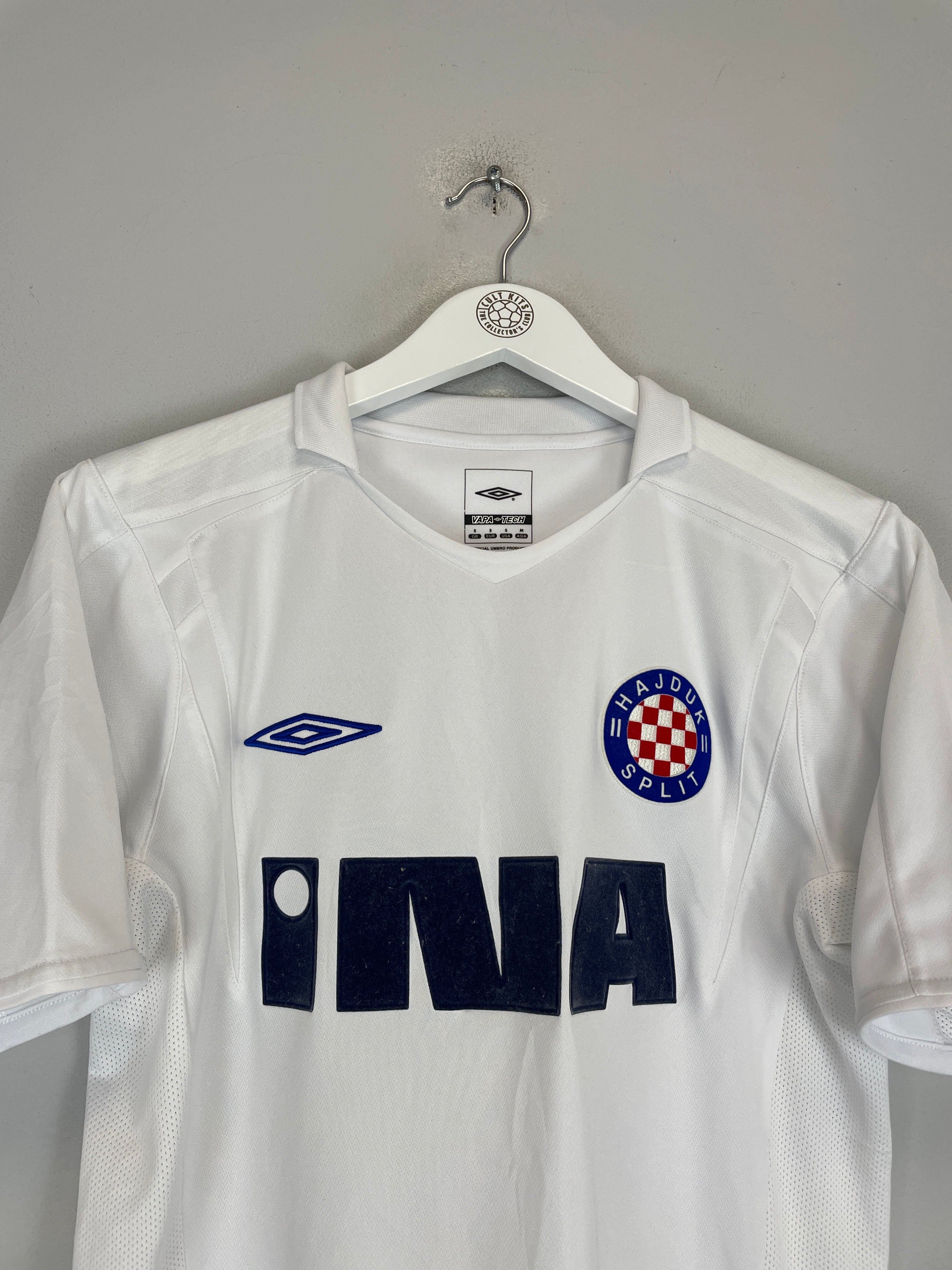 Shop 2006/07 HAJDUK SPLIT HOME SHIRT (S) UMBRO, classic football shirts, vintage football shirts & retro soccer jerseys at Cult Kits