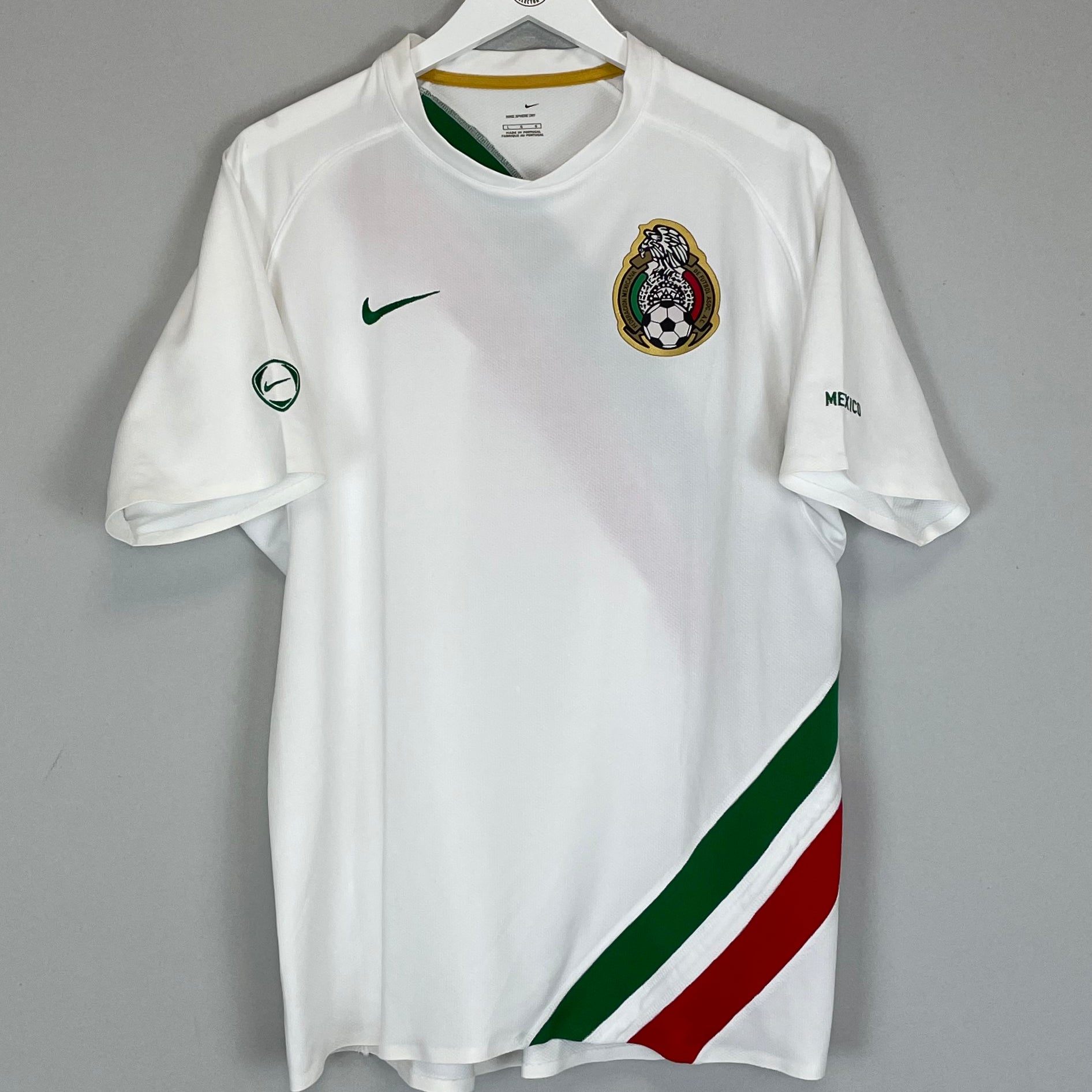 Shop 2006/07 MEXICO TRAINING SHIRT (L) NIKE, classic football shirts, vintage football shirts & retro soccer jerseys at Cult Kits