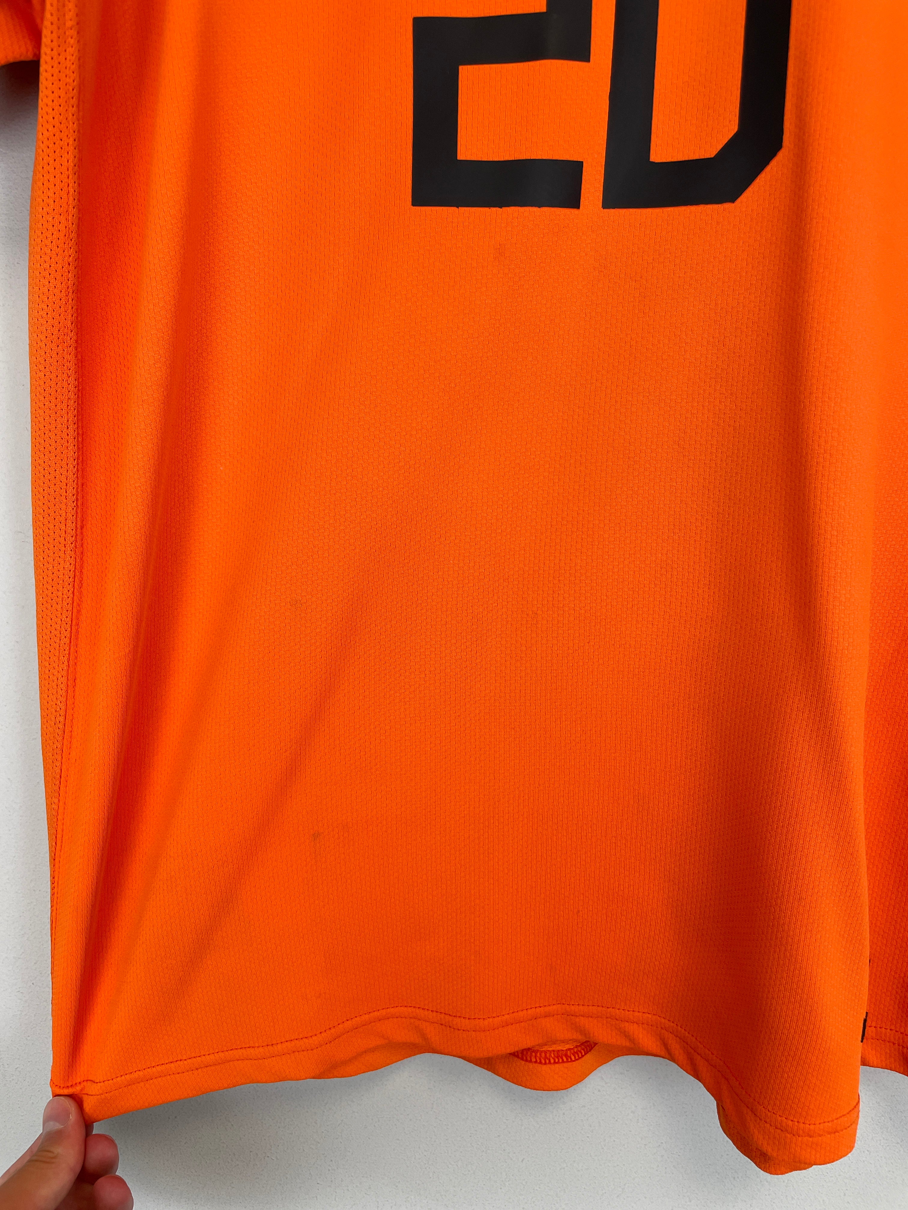 2006/08 NETHERLANDS SNEIJDER #20 HOME SHIRT (M) NIKE BOTTOM HEM DETAIL