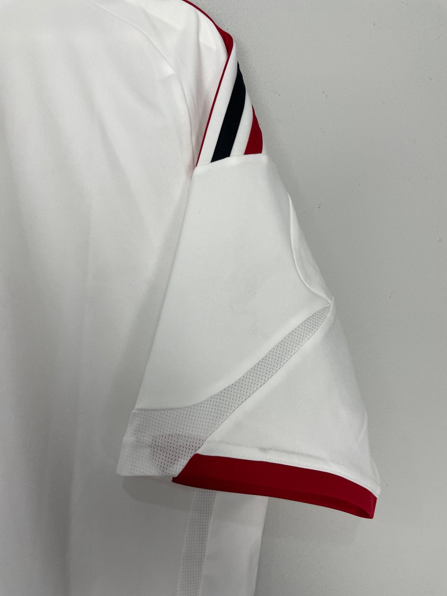 Shop 2007/08 AC MILAN PATO #7 AWAY SHIRT (L) ADIDAS, classic football shirts, vintage football shirts & retro soccer jerseys at Cult Kits