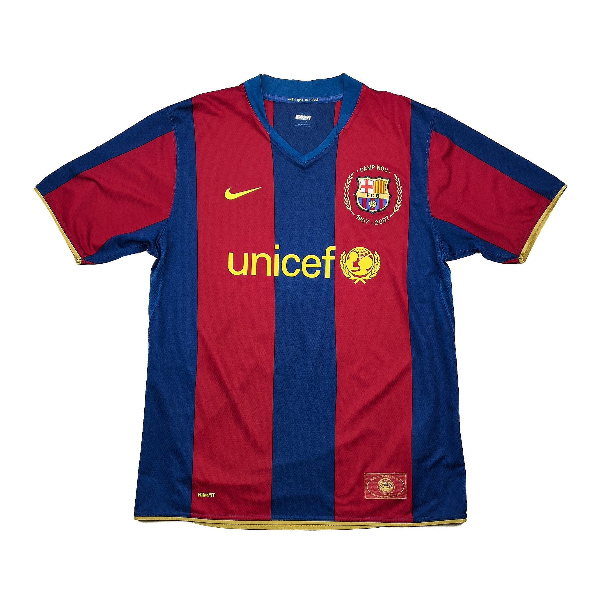 Buy 2007/08 Barcelona Messi 19 Home Shirt (L) Nike ~ Free worldwide shipping ~ Authentic Vintage Football Shirts from Cult Kits