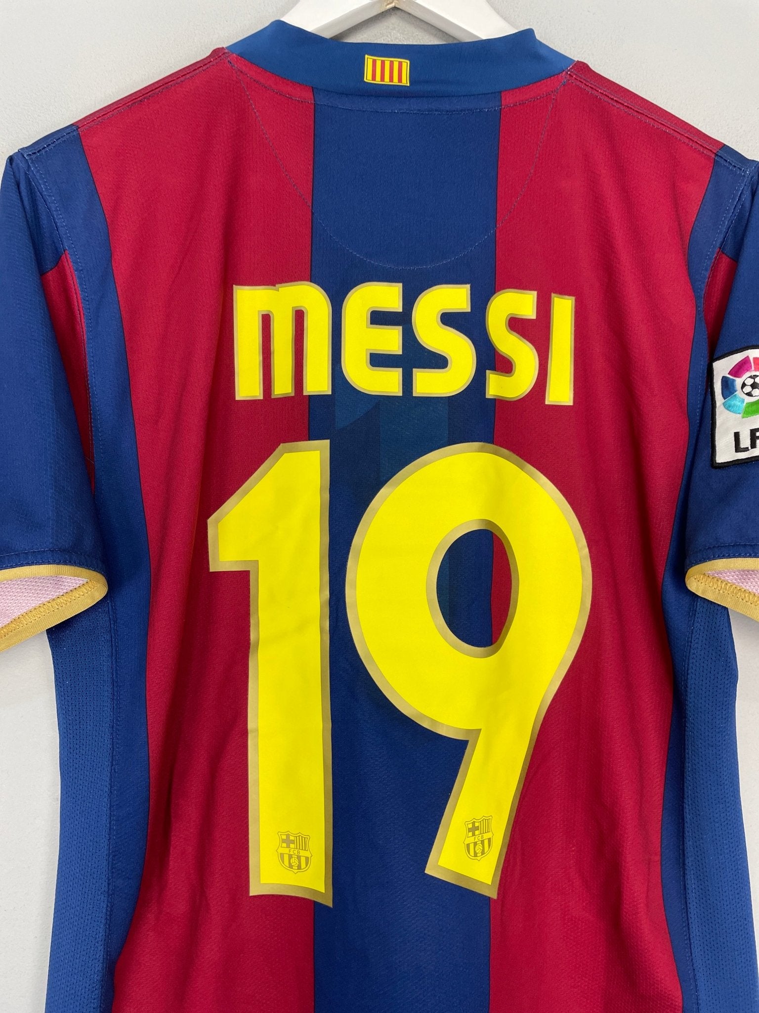 Shop 2007/08 BARCELONA MESSI #19 HOME SHIRT (M) NIKE, classic football shirts, vintage football shirts & retro soccer jerseys at Cult Kits
