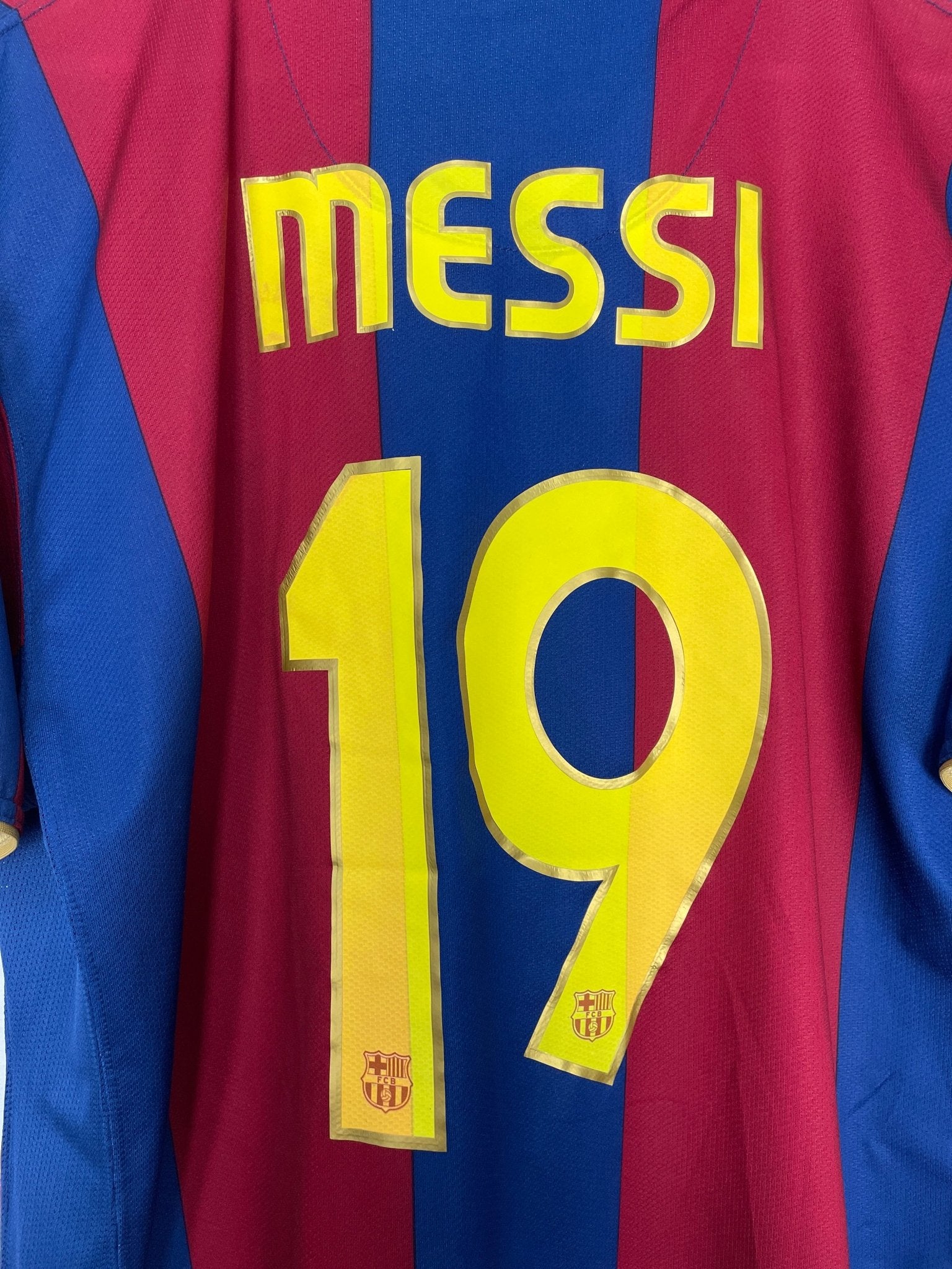 Shop 2007/08 BARCELONA MESSI #19 HOME SHIRT (XL) NIKE, classic football shirts, vintage football shirts & retro soccer jerseys at Cult Kits