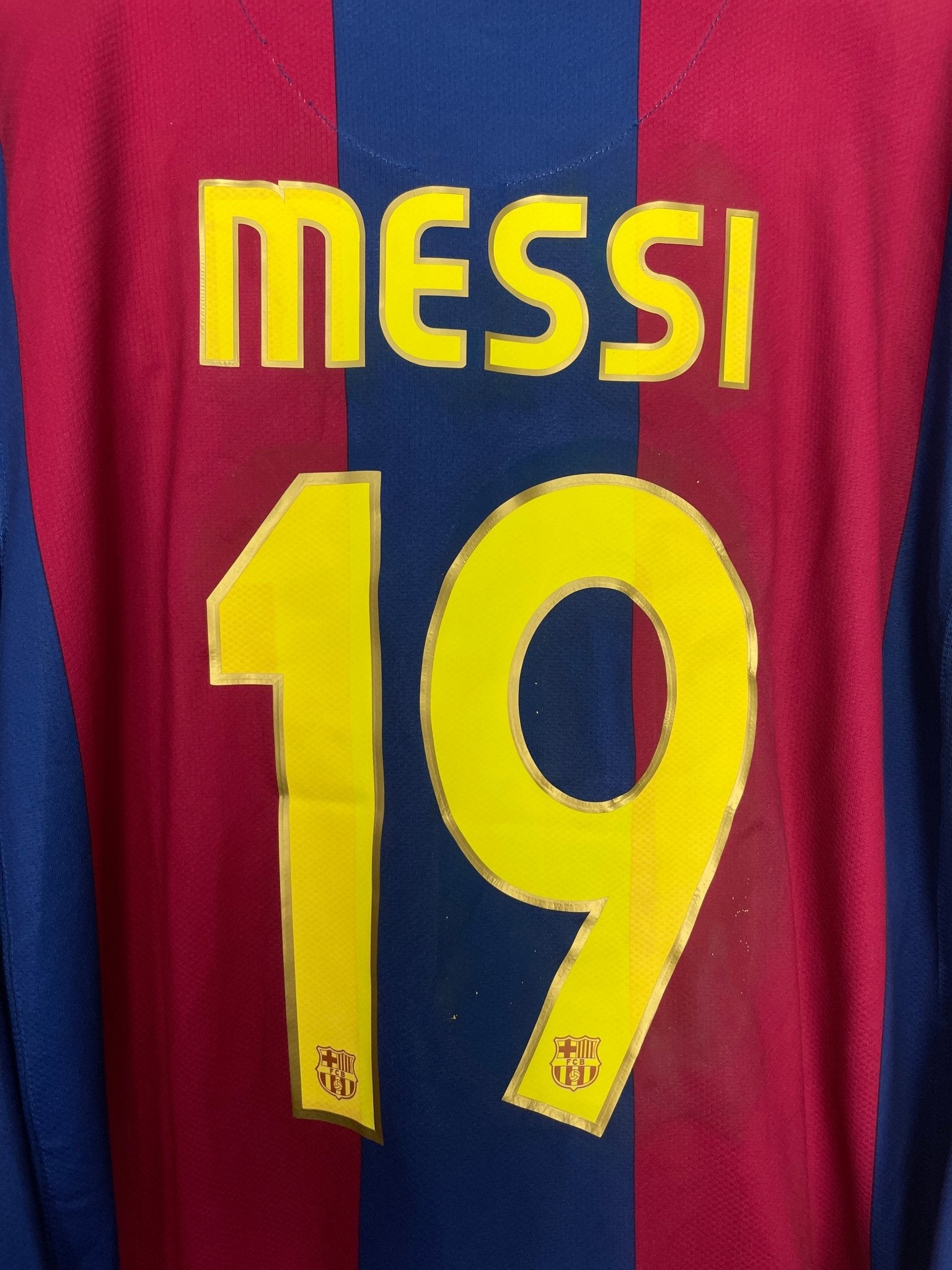 Shop 2007/08 BARCELONA MESSI #19 L/S HOME SHIRT (L) NIKE, classic football shirts, vintage football shirts & retro soccer jerseys at Cult Kits