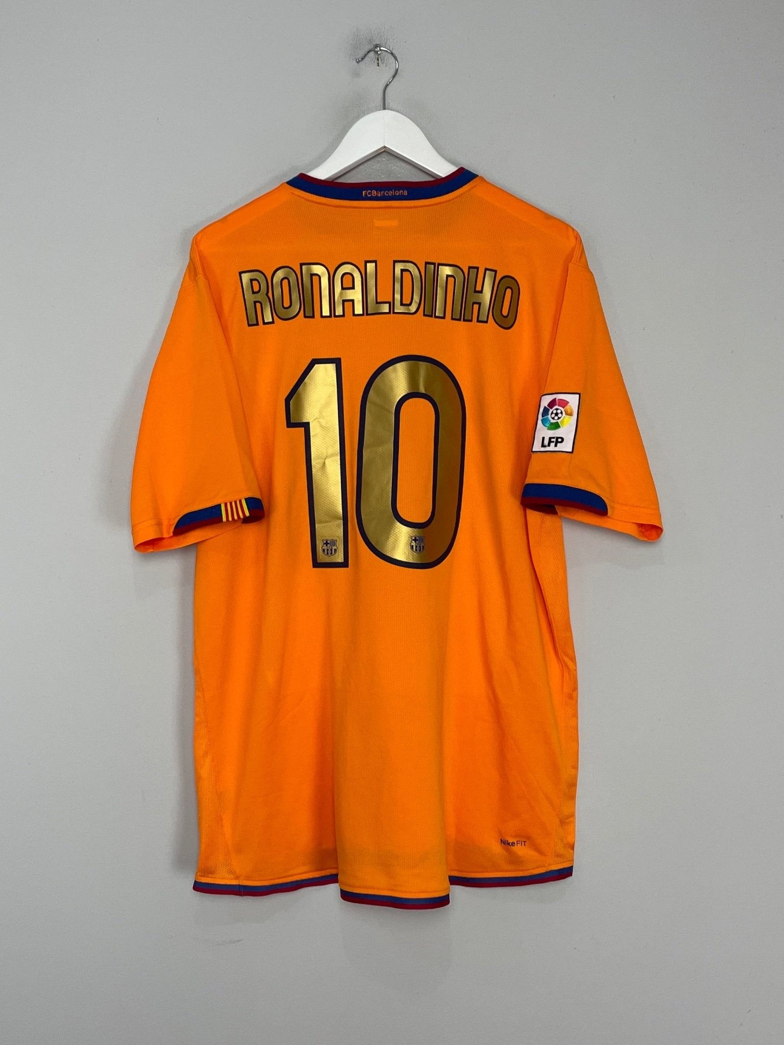 Shop 2007/08 BARCELONA RONALDINHO #10 AWAY SHIRT (XL) NIKE, classic football shirts, vintage football shirts & retro soccer jerseys at Cult Kits