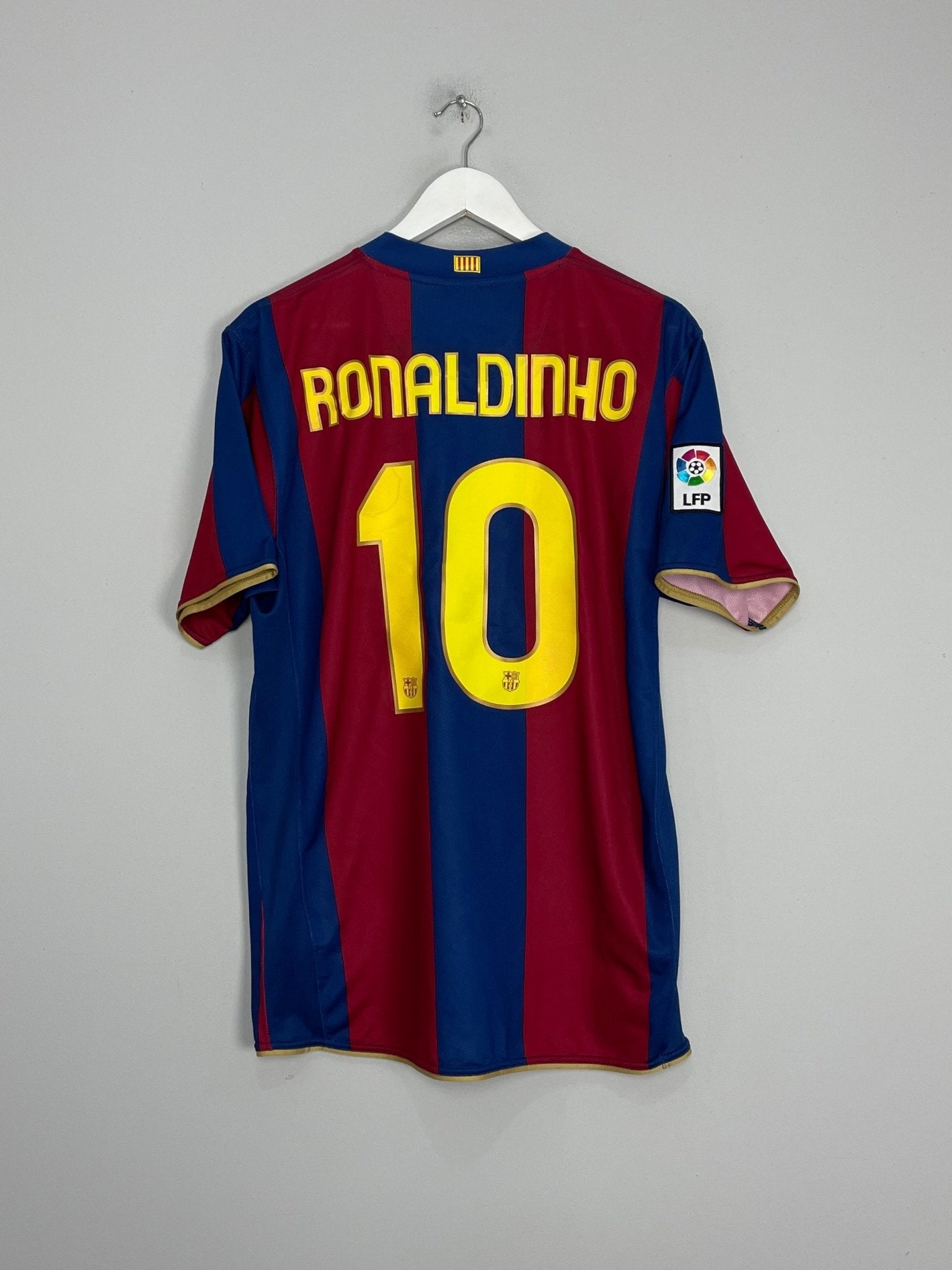 Shop 2007/08 BARCELONA RONALDINHO #10 HOME SHIRT (L) NIKE, classic football shirts, vintage football shirts & retro soccer jerseys at Cult Kits