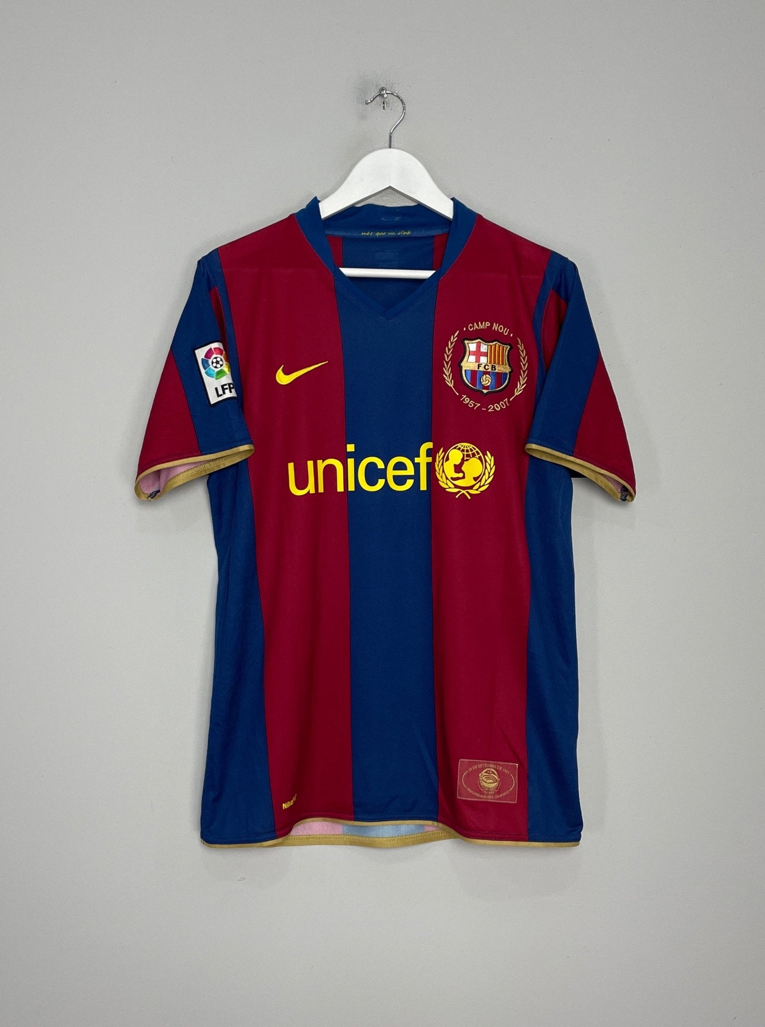 Shop 2007/08 BARCELONA RONALDINHO #10 HOME SHIRT (M) NIKE, classic football shirts, vintage football shirts & retro soccer jerseys at Cult Kits