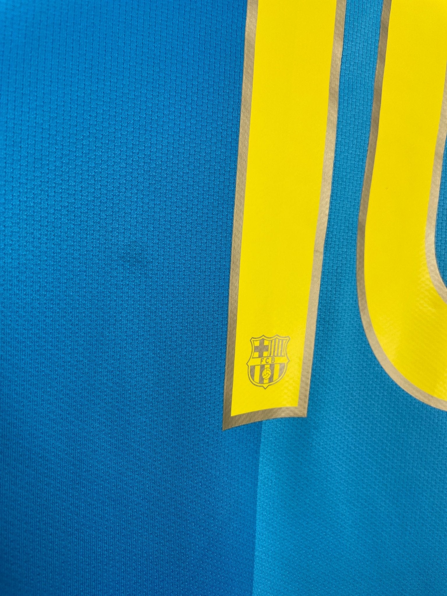 Shop 2007/08 BARCELONA RONALDINHO #10 L/S AWAY SHIRT (XL) NIKE, classic football shirts, vintage football shirts & retro soccer jerseys at Cult Kits
