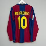 Shop 2007/08 BARCELONA RONALDINHO #10 L/S HOME SHIRT (M) NIKE, classic football shirts, vintage football shirts & retro soccer jerseys at Cult Kits