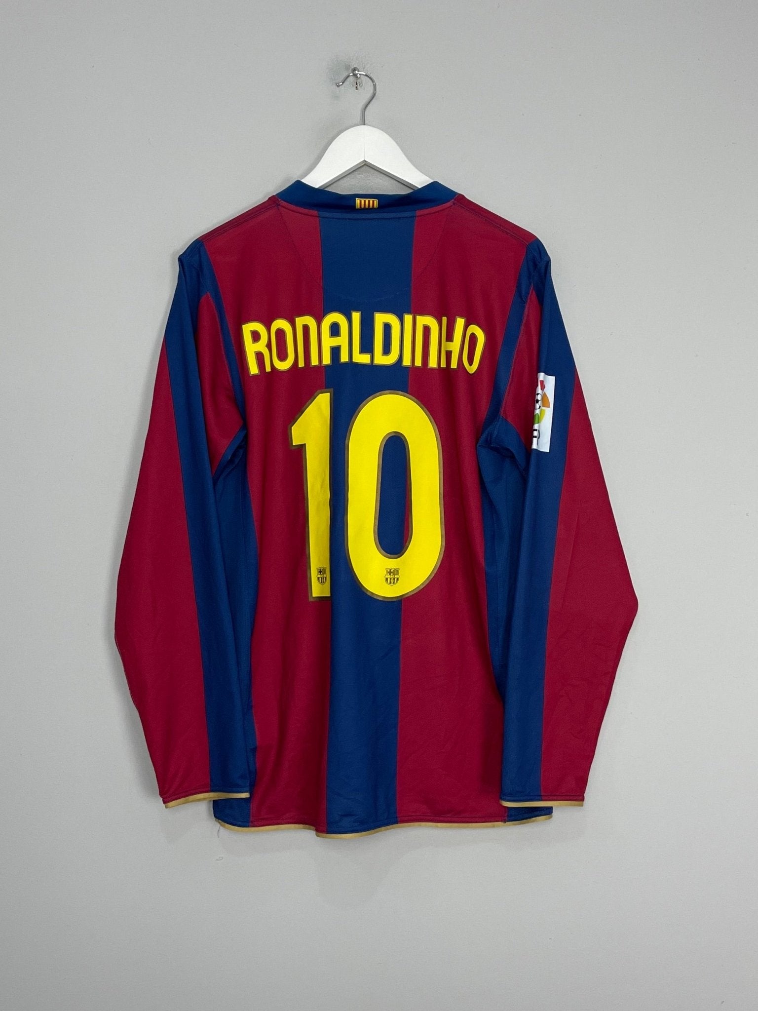 Shop 2007/08 BARCELONA RONALDINHO #10 L/S HOME SHIRT (M) NIKE, classic football shirts, vintage football shirts & retro soccer jerseys at Cult Kits