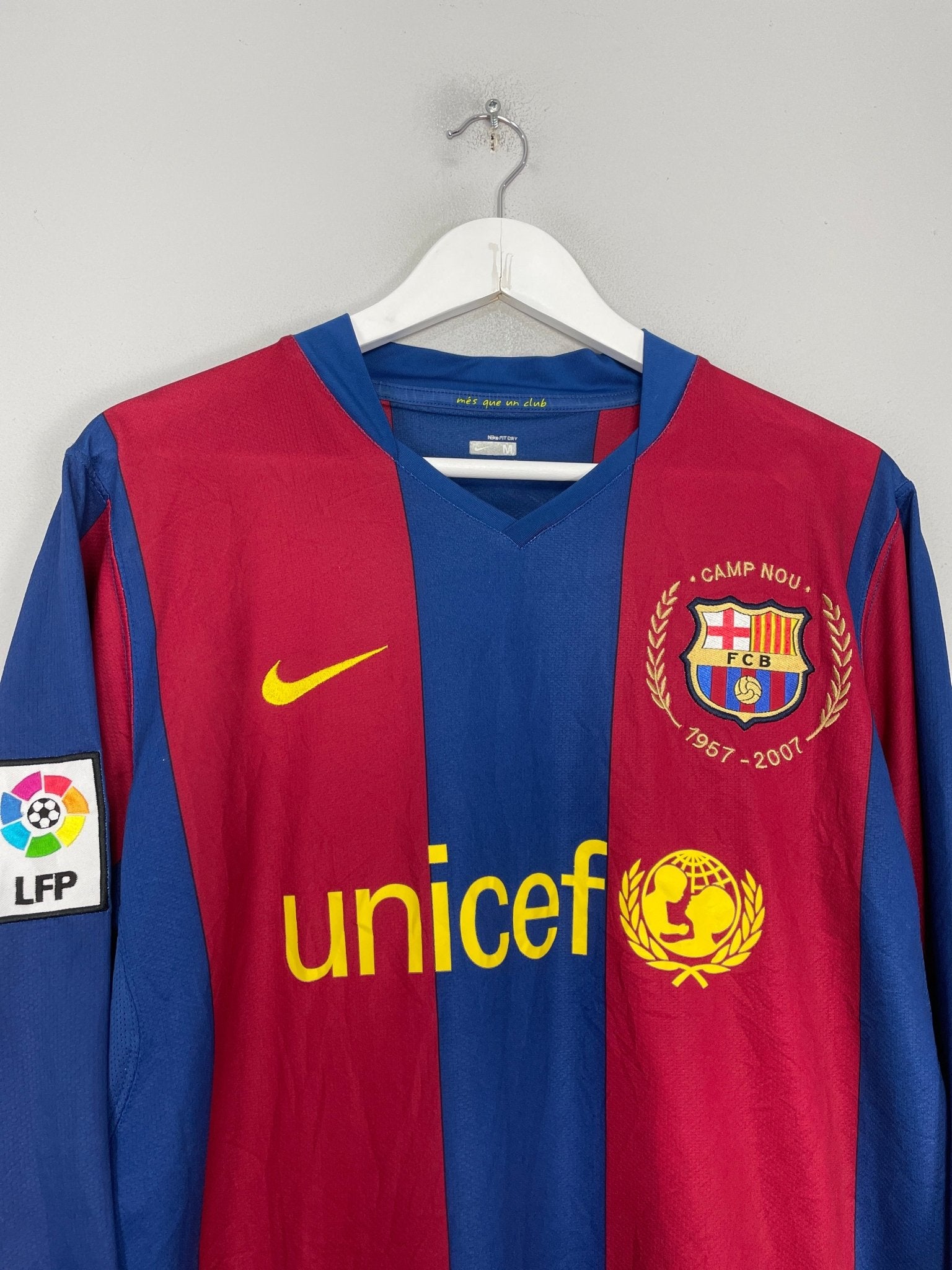 Shop 2007/08 BARCELONA RONALDINHO #10 L/S HOME SHIRT (M) NIKE, classic football shirts, vintage football shirts & retro soccer jerseys at Cult Kits