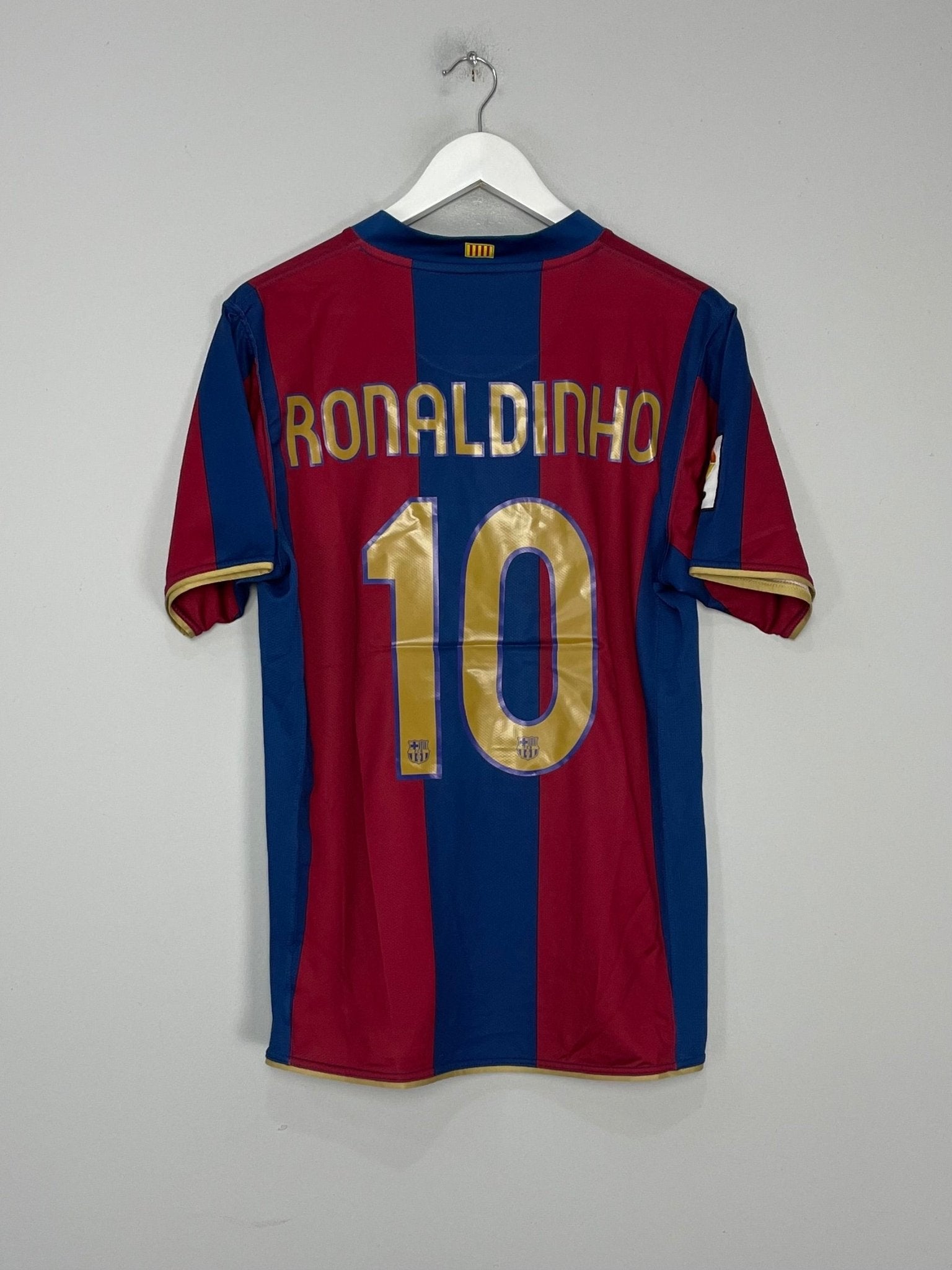 Shop 2007/08 BARCELONA RONALDINHO #80 HOME SHIRT (M) NIKE, classic football shirts, vintage football shirts & retro soccer jerseys at Cult Kits