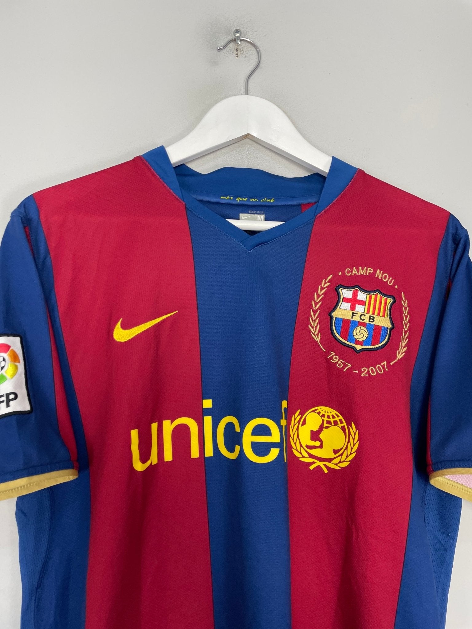 Shop 2007/08 BARCELONA RONALDINHO #80 HOME SHIRT (M) NIKE, classic football shirts, vintage football shirts & retro soccer jerseys at Cult Kits