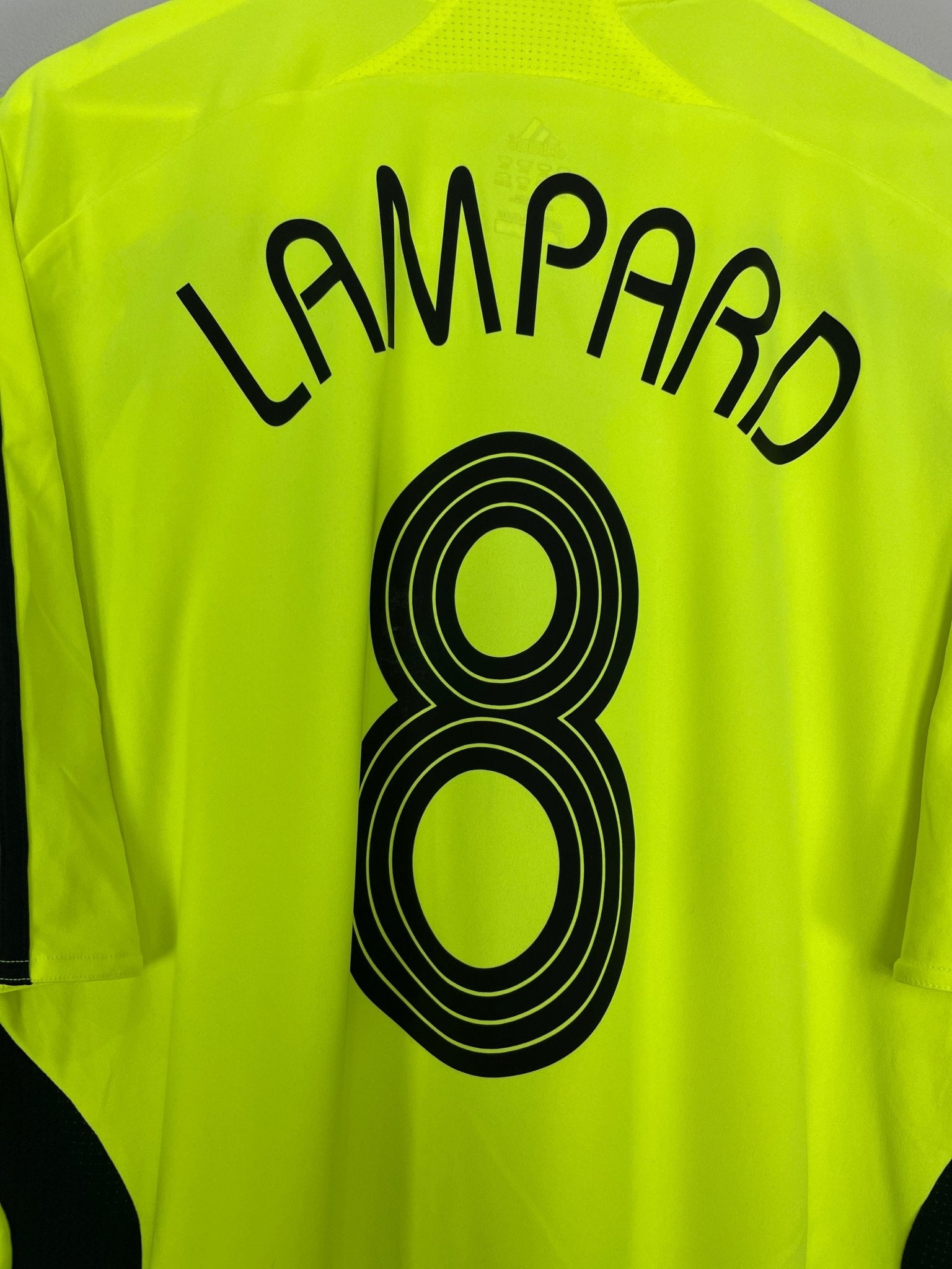 Shop 2007/08 CHELSEA LAMPARD #8 AWAY SHIRT (XXL) ADIDAS, classic football shirts, vintage football shirts & retro soccer jerseys at Cult Kits