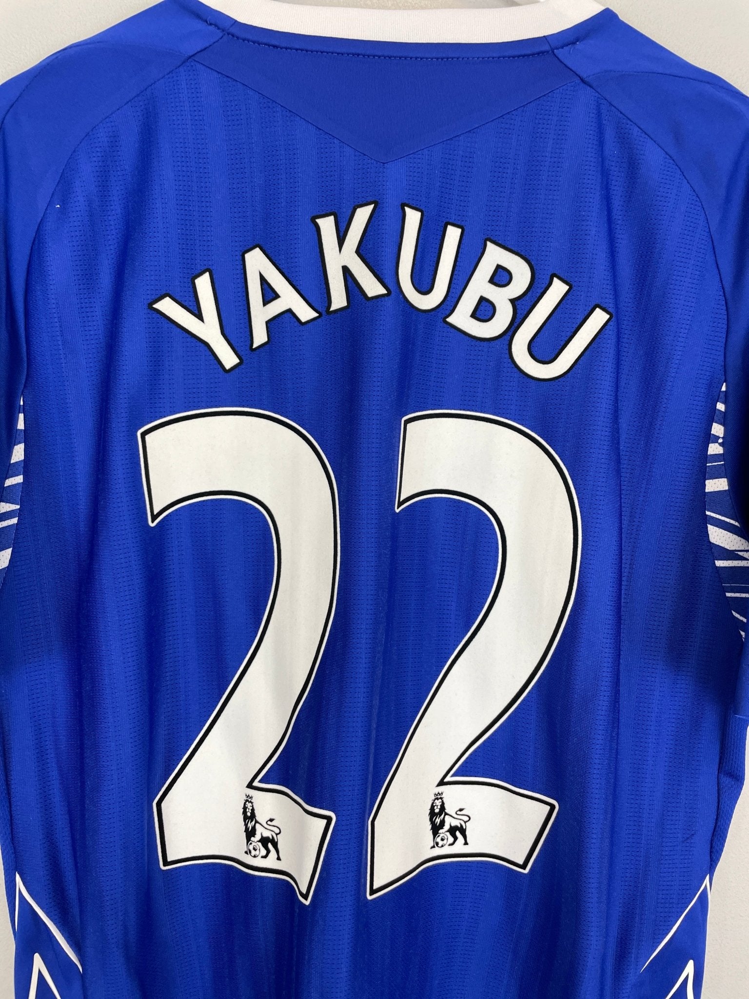 Shop 2007/08 EVERTON YAKUBU #22 HOME SHIRT (L) UMBRO, classic football shirts, vintage football shirts & retro soccer jerseys at Cult Kits