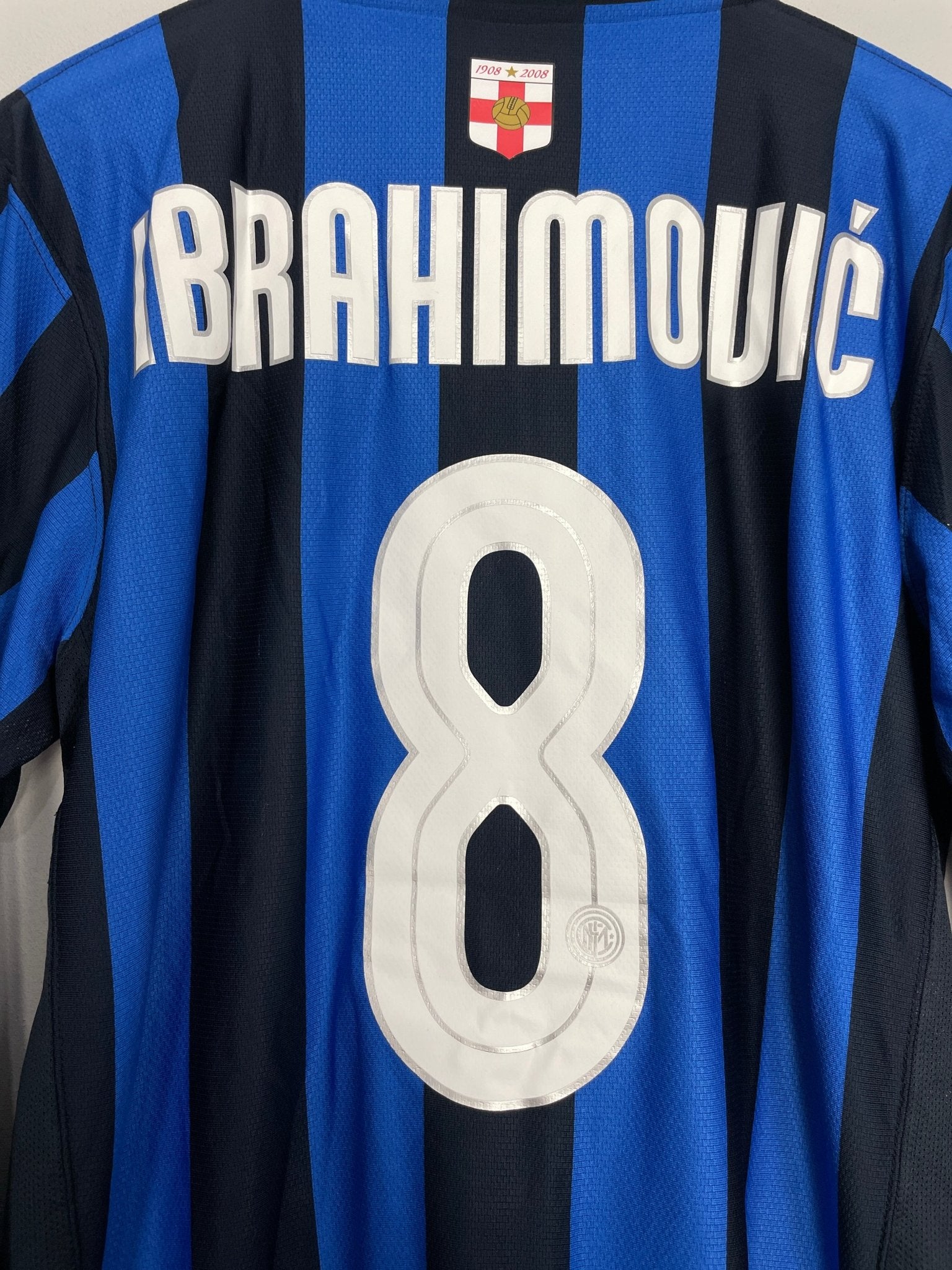 Shop 2007/08 INTER MILAN IBRAHIMOVIC #8 *CENTENARY* L/S HOME SHIRT (M) NIKE, classic football shirts, vintage football shirts & retro soccer jerseys at Cult Kits