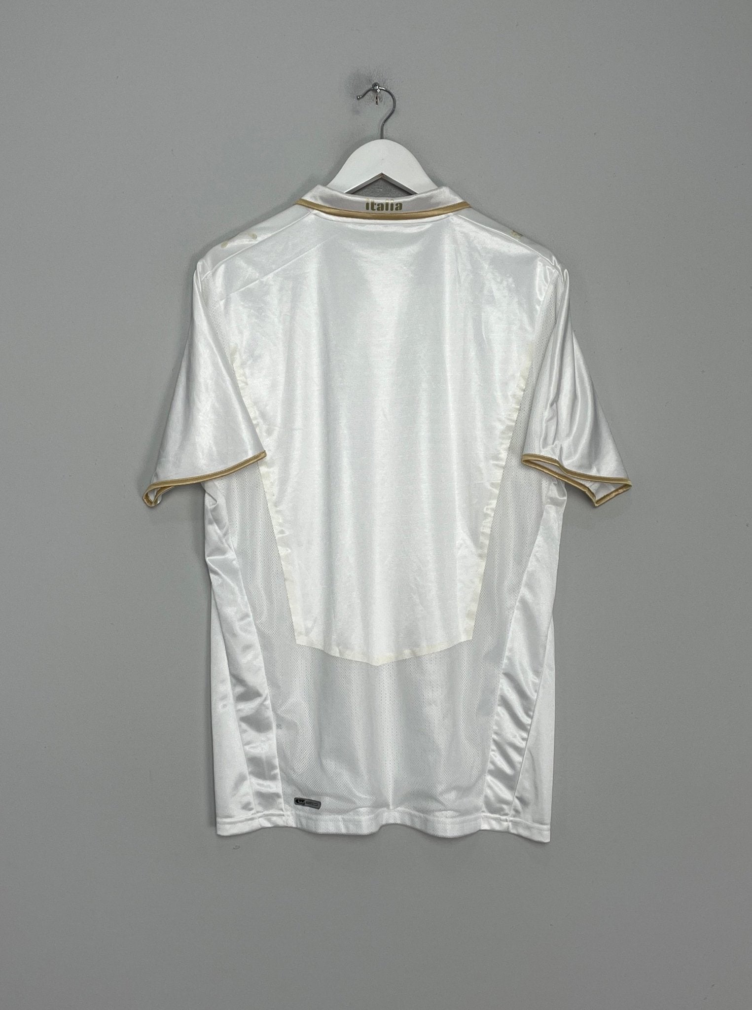 Shop 2007/08 ITALY AWAY SHIRT (L) PUMA, classic football shirts, vintage football shirts & retro soccer jerseys at Cult Kits