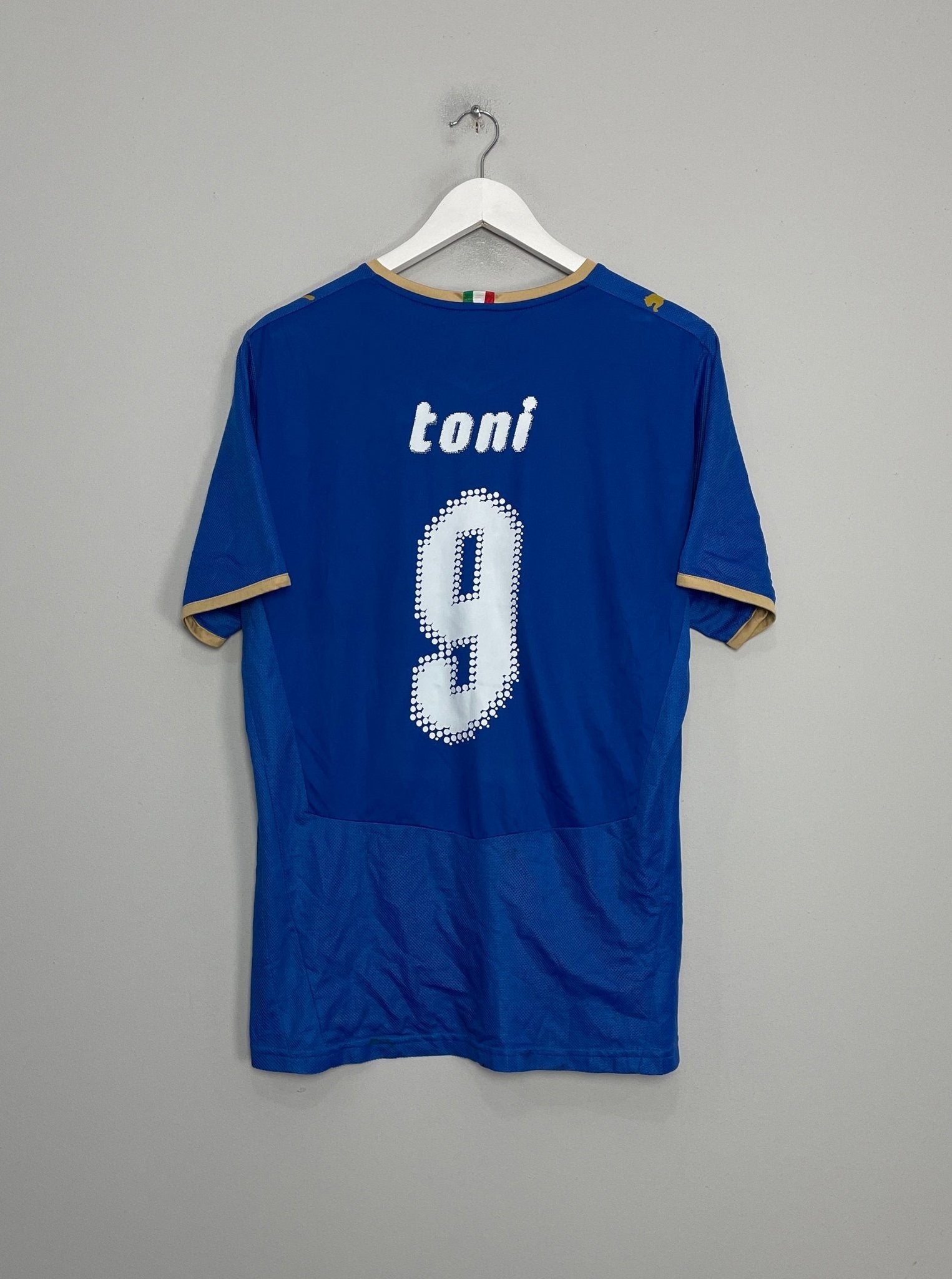 Shop 2007/08 ITALY TONI #9 HOME SHIRT (L) PUMA, classic football shirts, vintage football shirts & retro soccer jerseys at Cult Kits