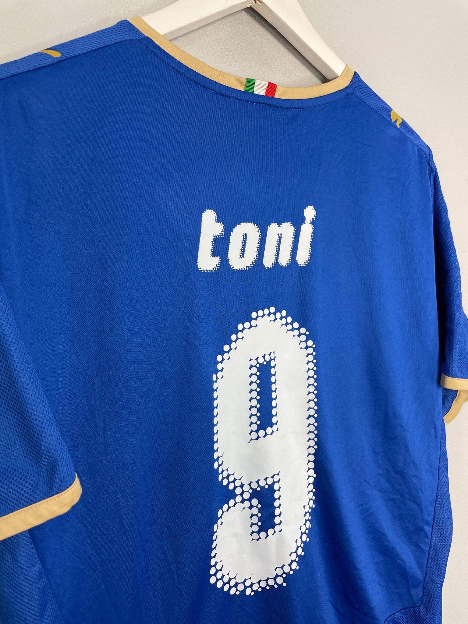 Shop 2007/08 ITALY TONI #9 HOME SHIRT (L) PUMA, classic football shirts, vintage football shirts & retro soccer jerseys at Cult Kits