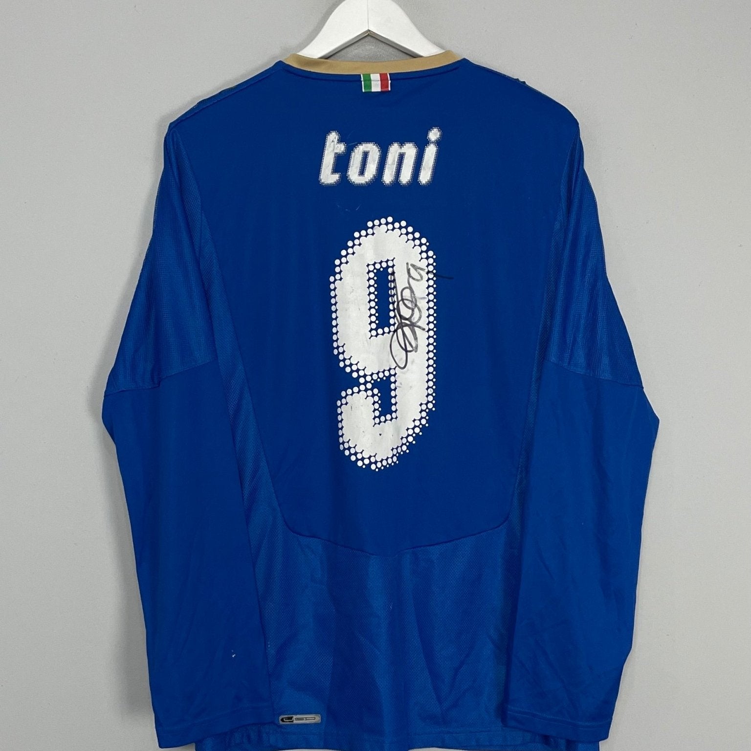 Shop 2007/08 ITALY TONI #9 *MATCH ISSUED + SIGNED* L/S HOME SHIRT (L) PUMA, classic football shirts, vintage football shirts & retro soccer jerseys at Cult Kits