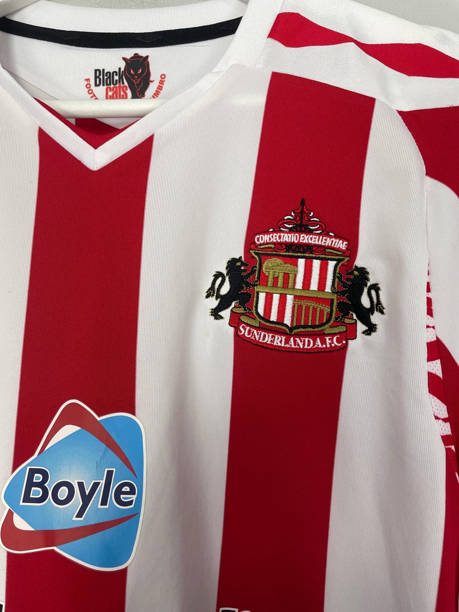 Shop 2007/08 SUNDERLAND YORKE #19 HOME SHIRT (M) UMBRO, classic football shirts, vintage football shirts & retro soccer jerseys at Cult Kits