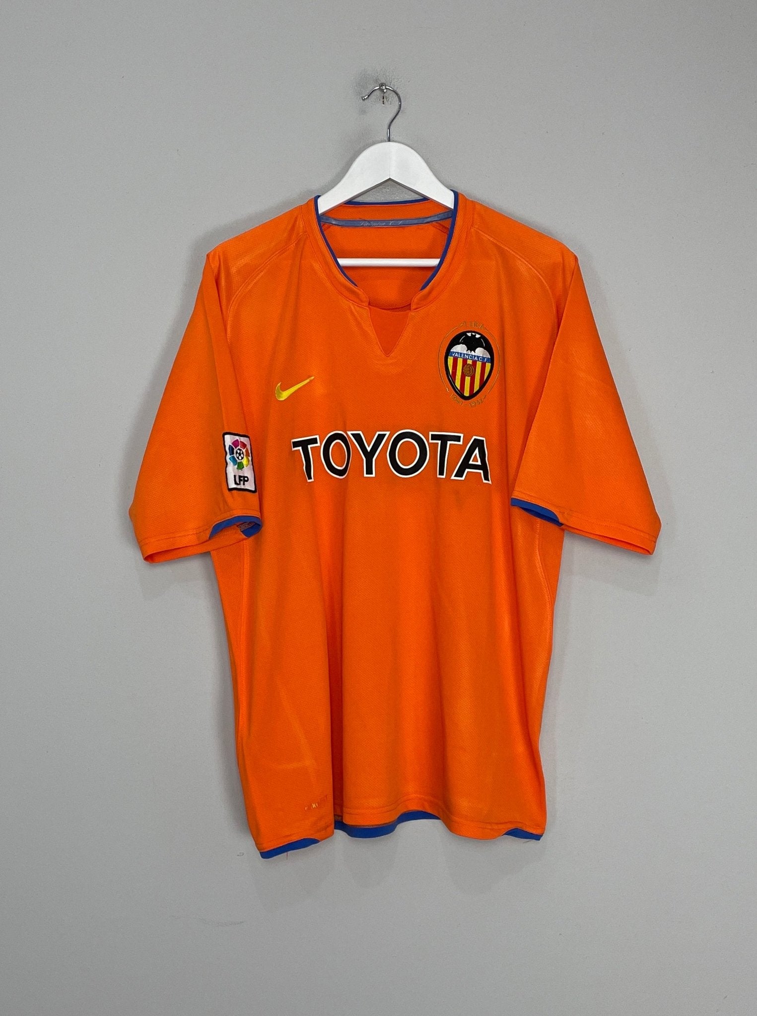 Shop 2007/08 VALENCIA AWAY SHIRT (M) NIKE, classic football shirts, vintage football shirts & retro soccer jerseys at Cult Kits