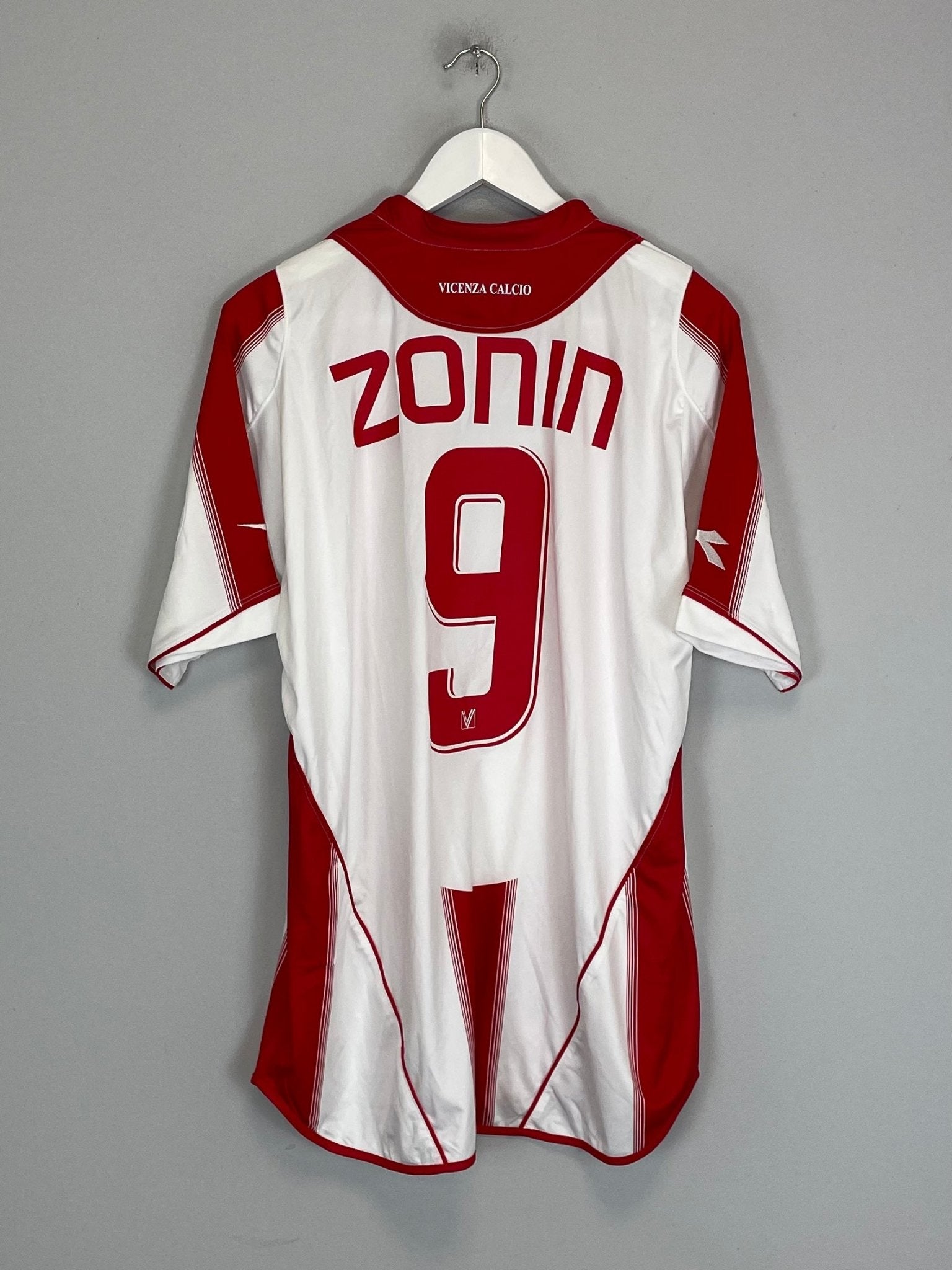 Shop 2007/08 VICENZA ZONIN #9 HOME SHIRT (L) DIADORA, classic football shirts, vintage football shirts & retro soccer jerseys at Cult Kits