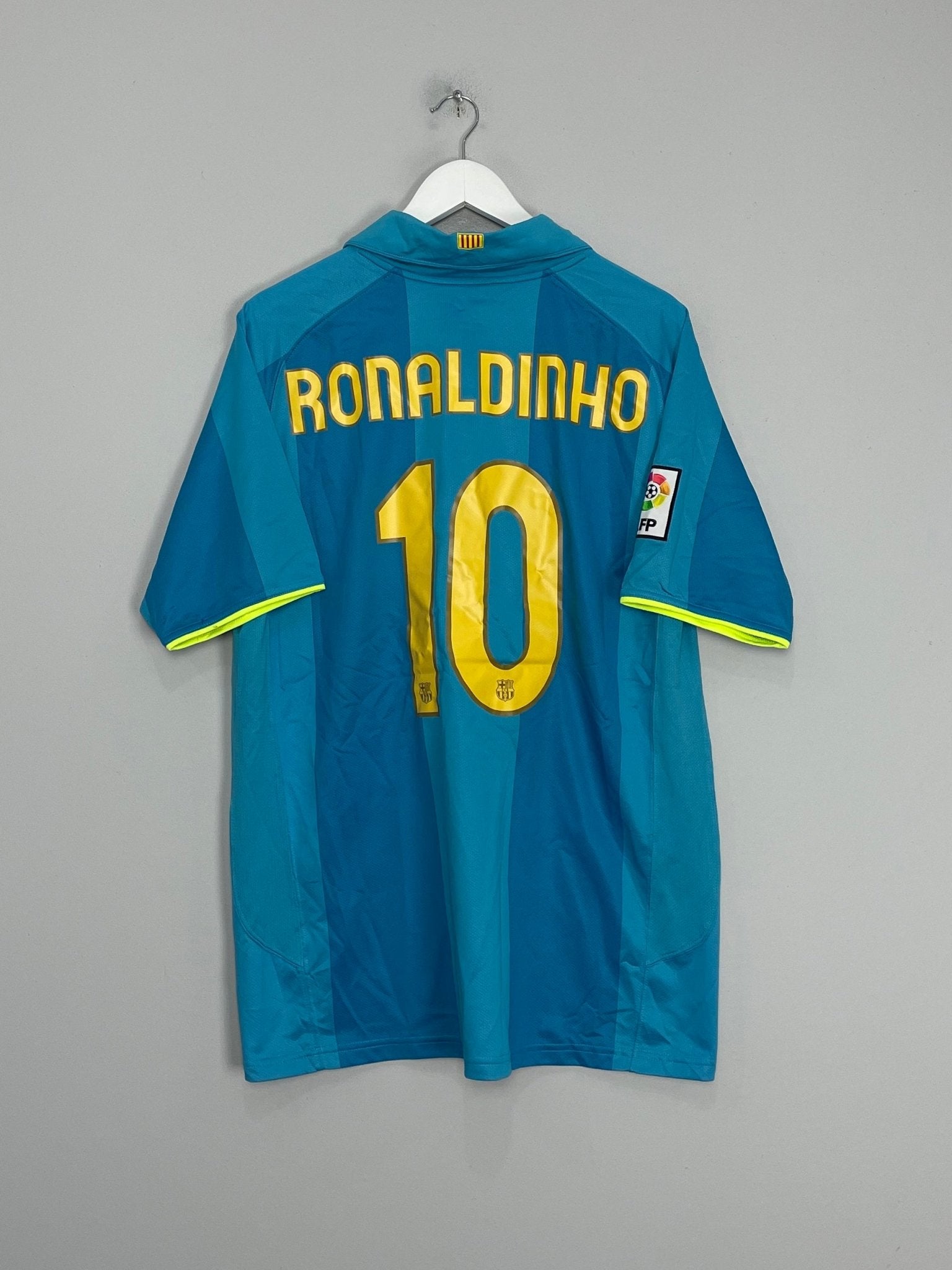 Shop 2007/09 BARCELONA RONALDINHO #10 AWAY SHIRT (L) NIKE, classic football shirts, vintage football shirts & retro soccer jerseys at Cult Kits