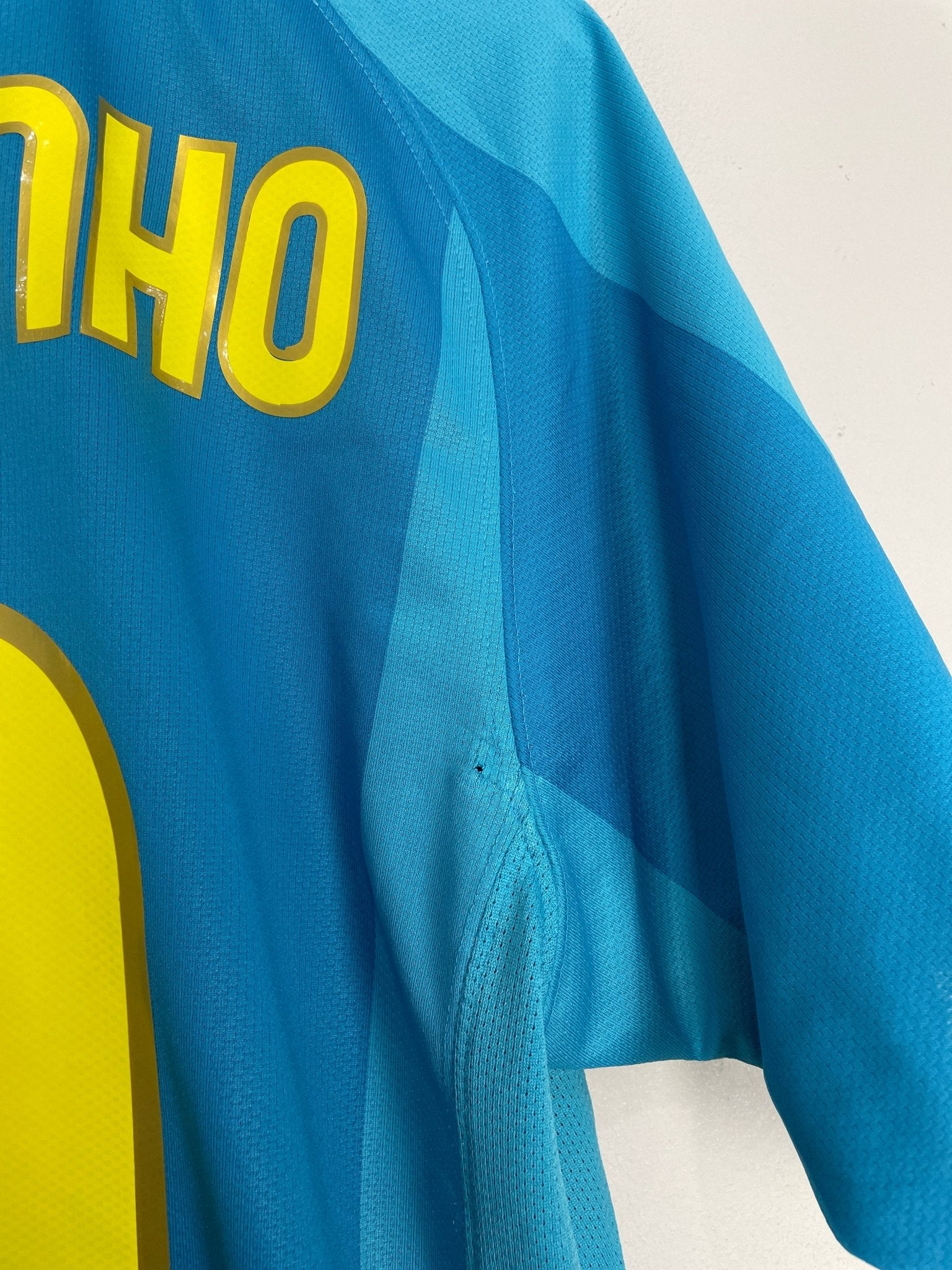 Shop 2007/09 BARCELONA RONALDINHO #10 AWAY SHIRT (M) NIKE, classic football shirts, vintage football shirts & retro soccer jerseys at Cult Kits