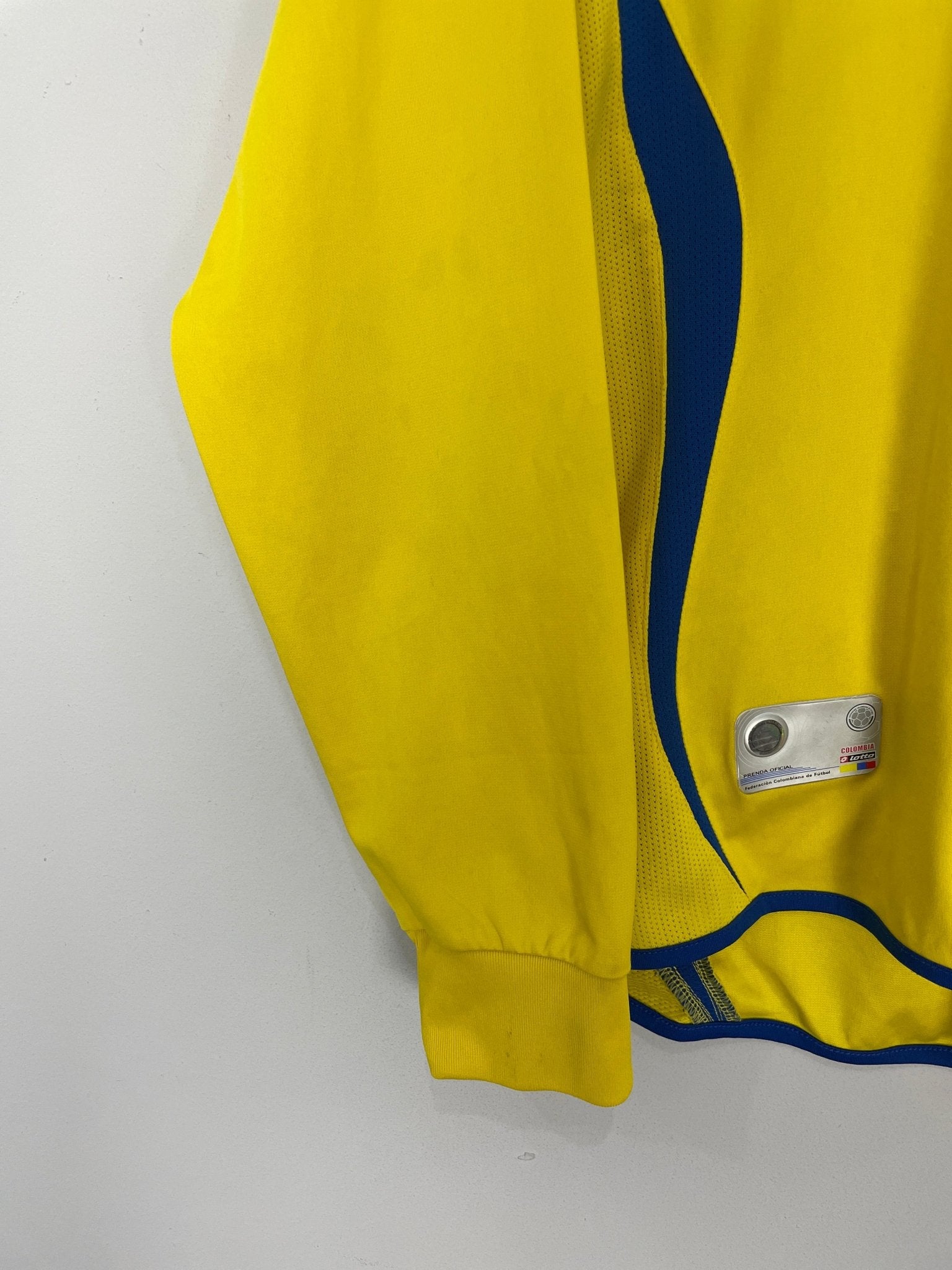 Shop 2007/09 COLOMBIA L/S HOME SHIRT (M) LOTTO, classic football shirts, vintage football shirts & retro soccer jerseys at Cult Kits