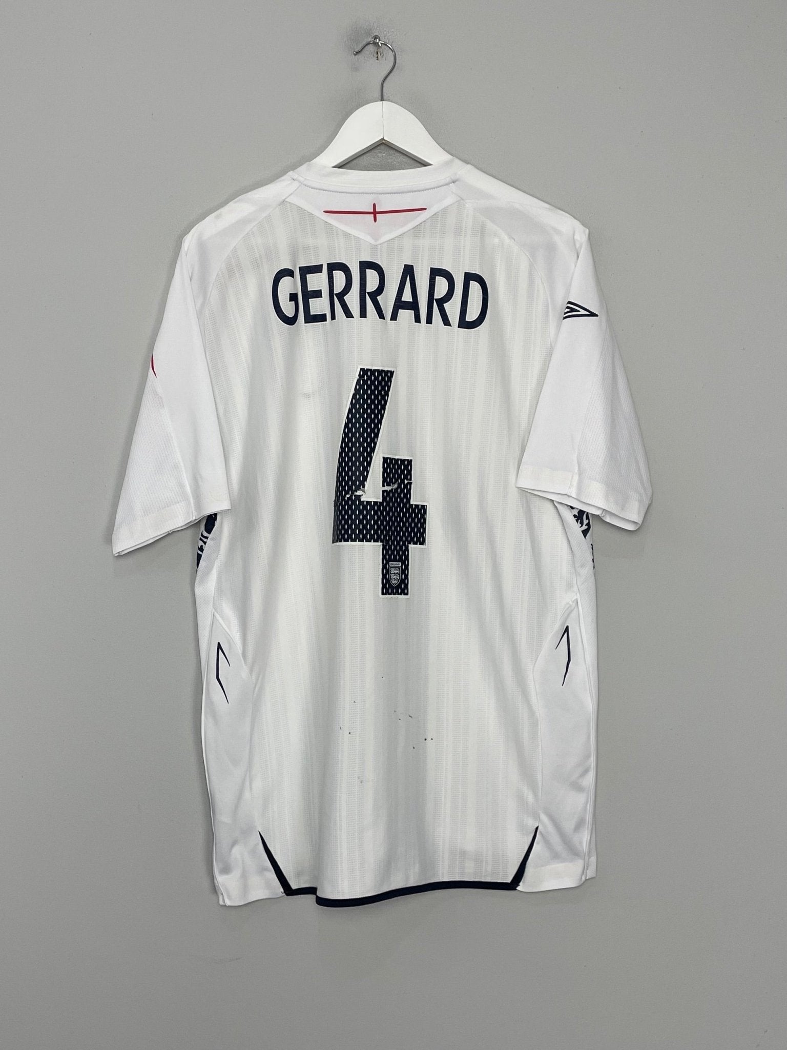 Shop 2007/09 ENGLAND GERRARD #4 HOME SHIRT (XL) UMBRO, classic football shirts, vintage football shirts & retro soccer jerseys at Cult Kits