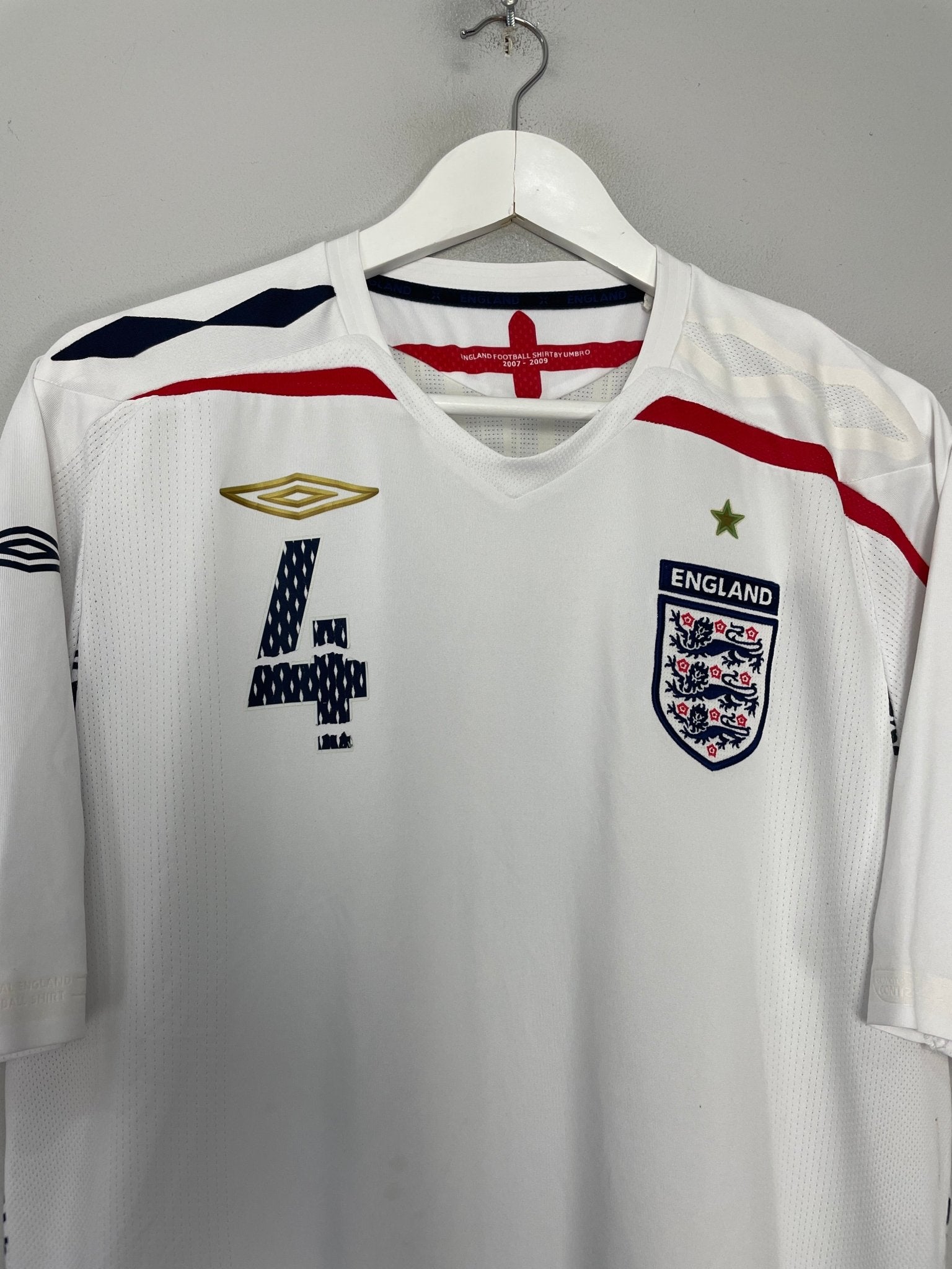 Shop 2007/09 ENGLAND GERRARD #4 HOME SHIRT (XL) UMBRO, classic football shirts, vintage football shirts & retro soccer jerseys at Cult Kits