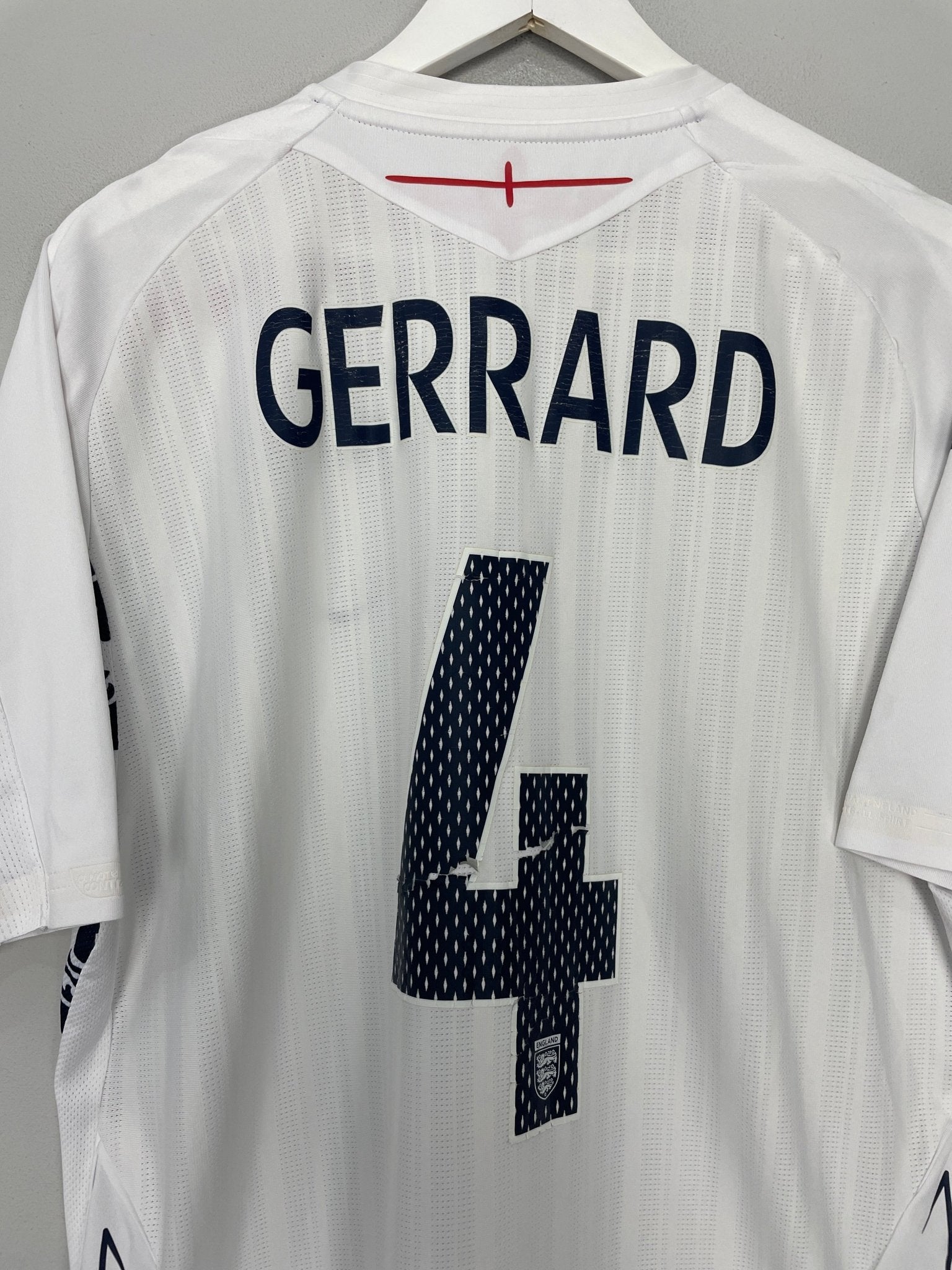 Shop 2007/09 ENGLAND GERRARD #4 HOME SHIRT (XL) UMBRO, classic football shirts, vintage football shirts & retro soccer jerseys at Cult Kits