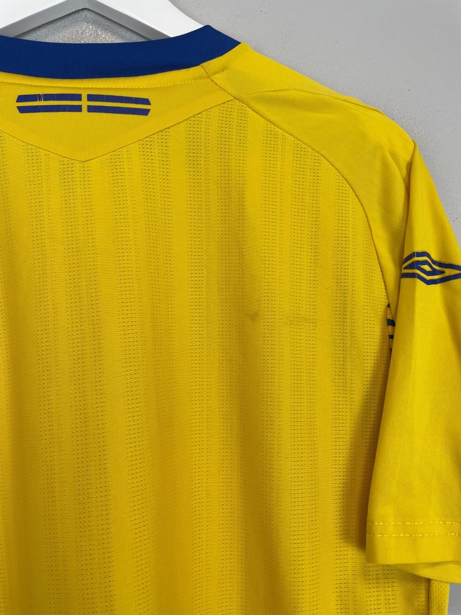 2007/09 SWEDEN HOME SHIRT (M) UMBRO - Cult Kits - Medium - Buy Vintage Football Shirts, Authentic Retro Football Shirts For Sale, Classic Football Shirts & Soccer Jersey