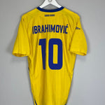 2007/09 SWEDEN IBRAHIMOVIC 10 HOME SHIRT (M) UMBRO - Cult Kits - Medium - Buy Vintage Football Shirts, Authentic Retro Football Shirts For Sale, Classic Football Shirts & Soccer Jersey